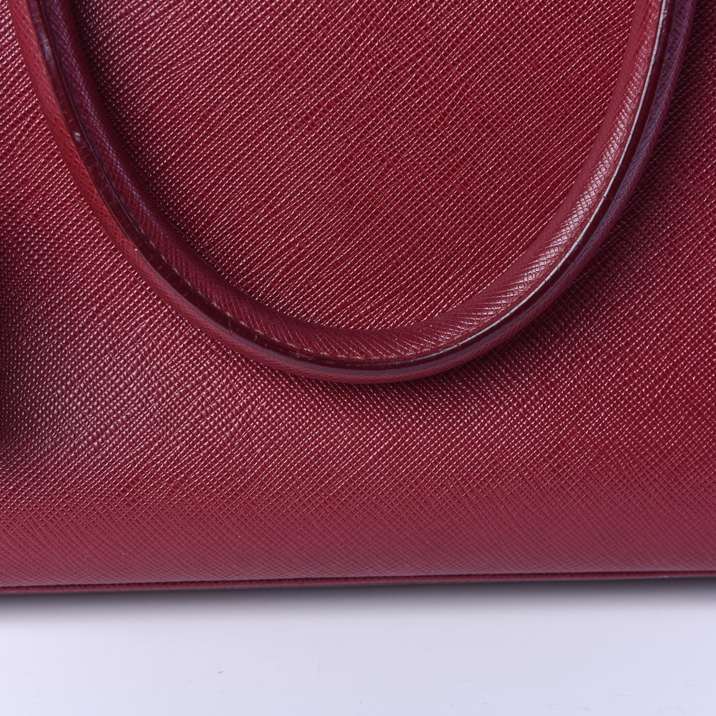 Saffiano Lux Medium Promenade Tote Cherry