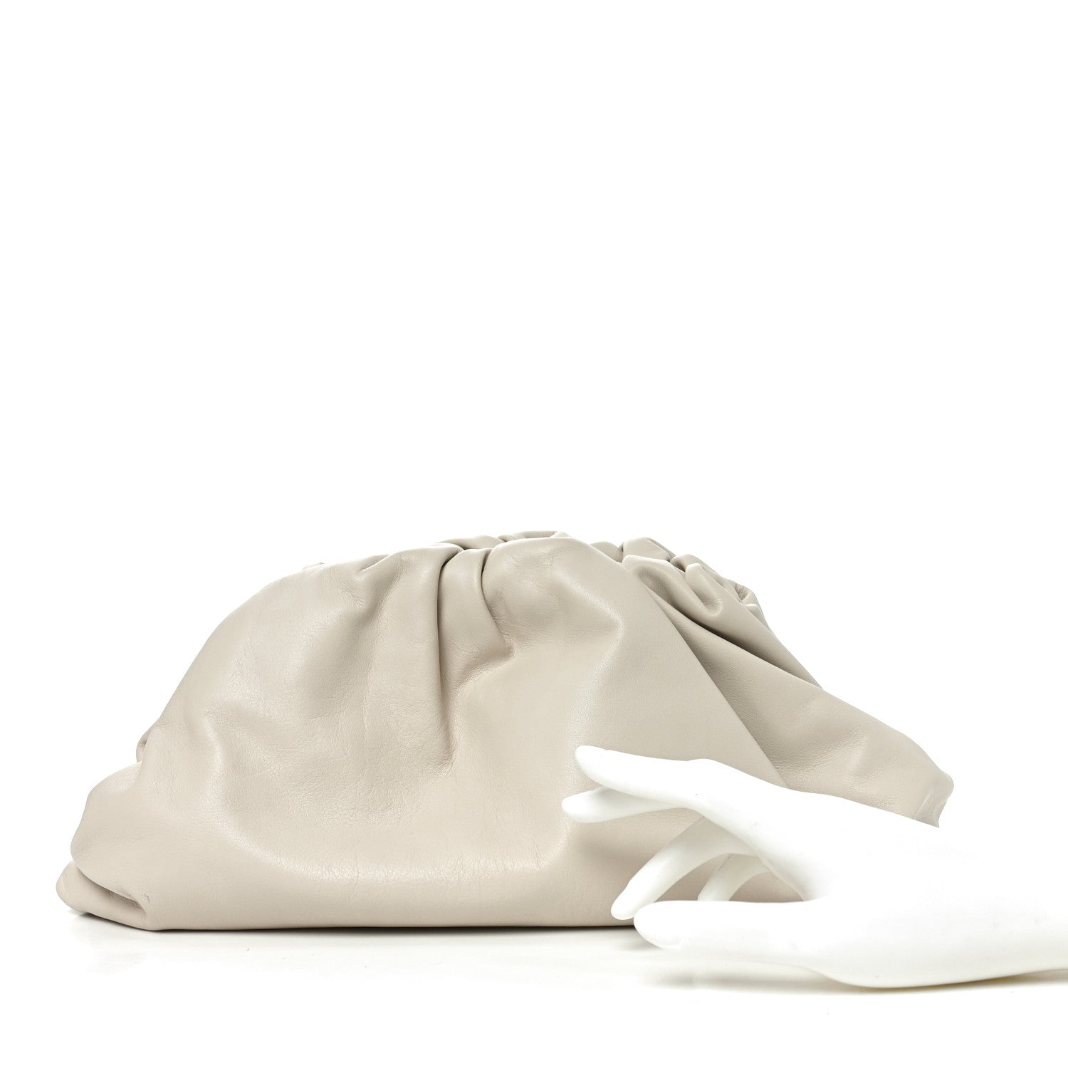 Bottega Veneta Smooth Butter Calf The Pouch Oversized Clutch Plaster 2 of 11