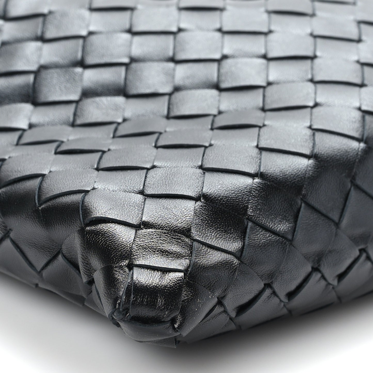 Calfskin Intrecciato Small Hop Black