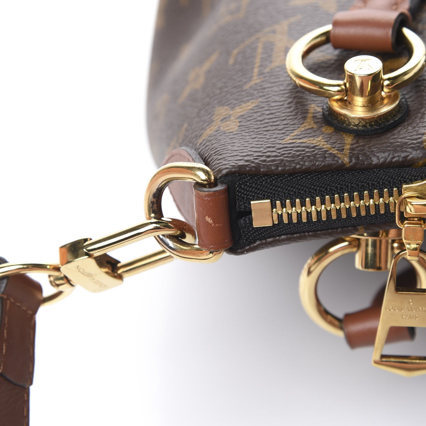 Monogram V Tote BB Black