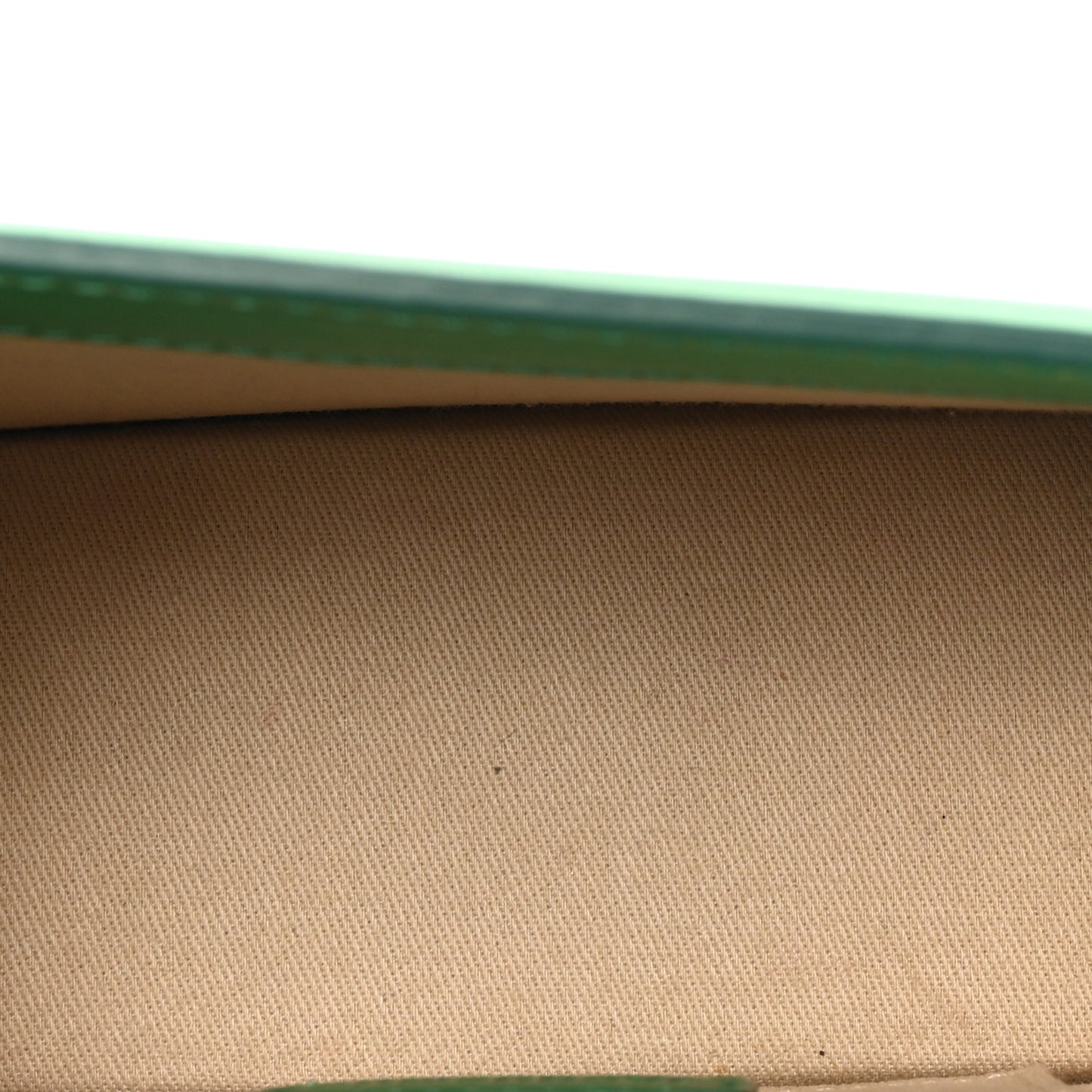 Smooth Calfskin Le Chiquito Moyen Green