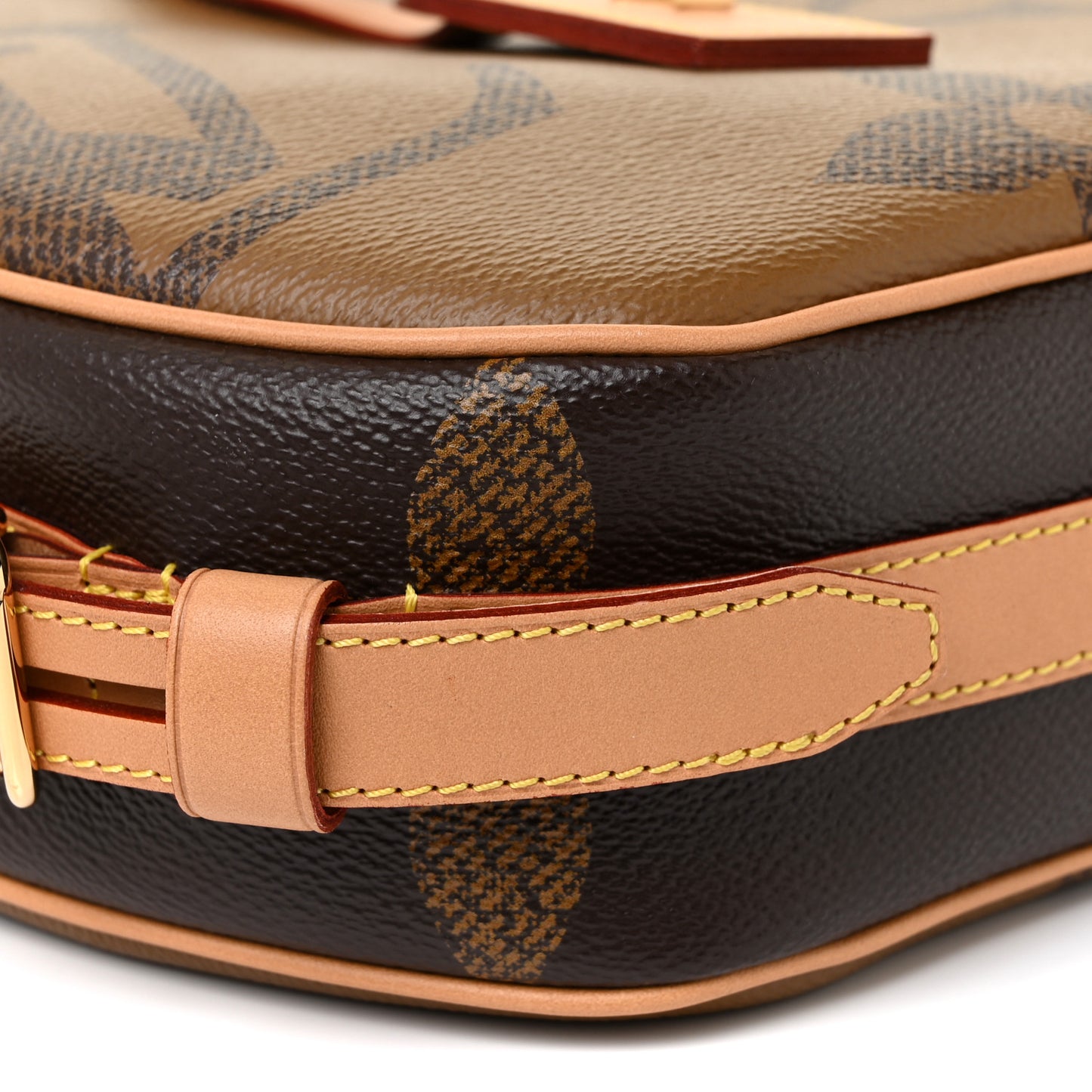 Reverse Monogram Giant Boite Chapeau Souple