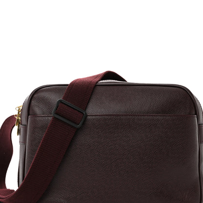 Louis Vuitton Taiga Reporter Messenger Acajou 8 of 12