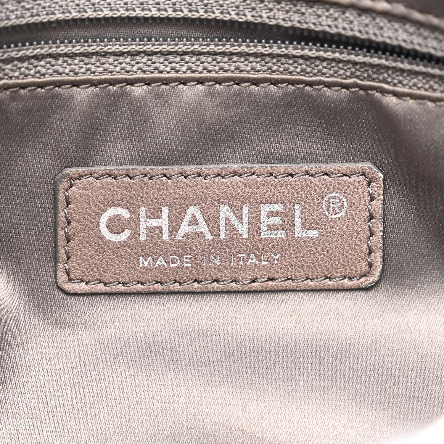 Chanel Metallic Glazed Calfskin Perforated Rodeo Drive Hobo Silver 6 of 10
