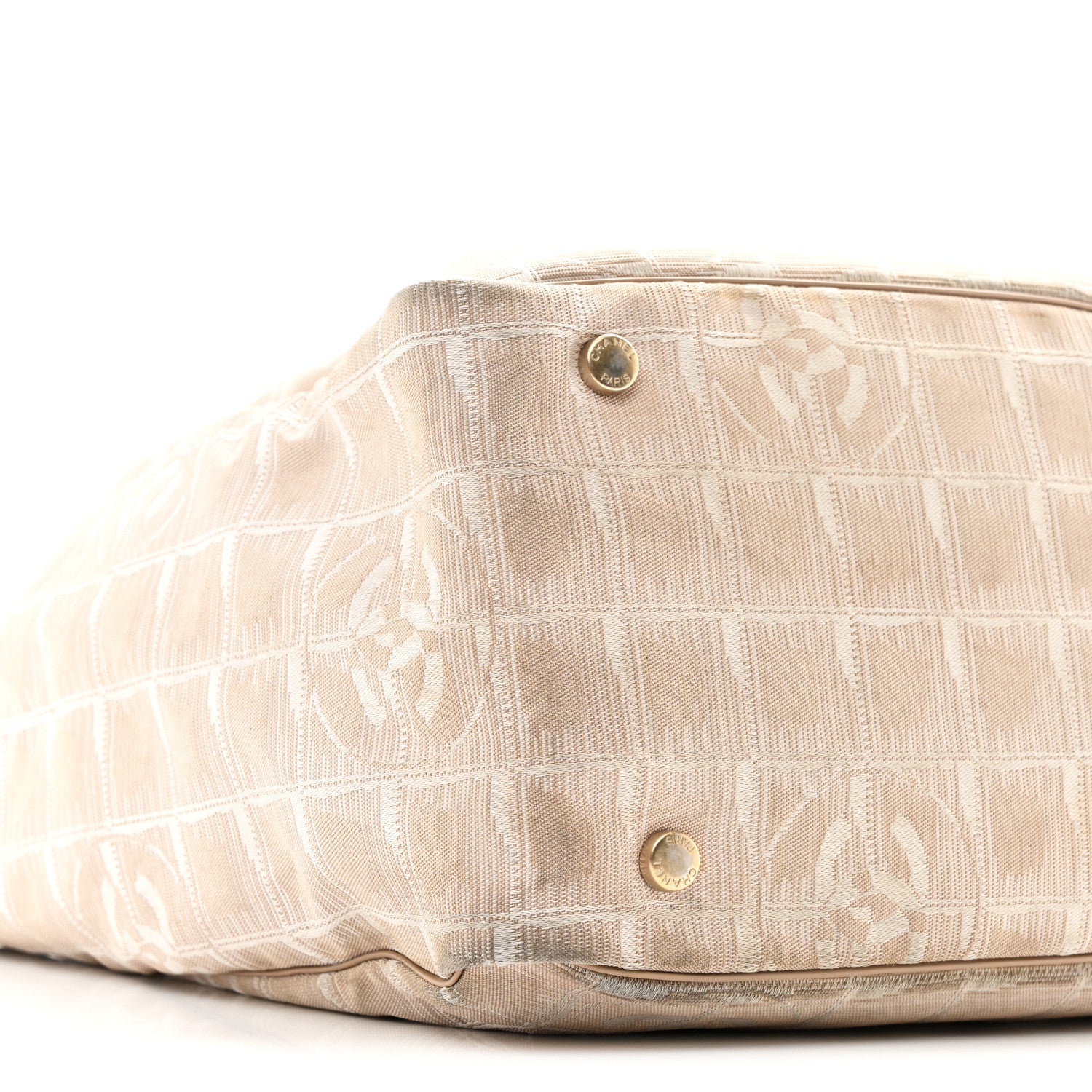 Chanel Nylon Medium Travel Tote Beige 1821614 – FASHIONPHILE