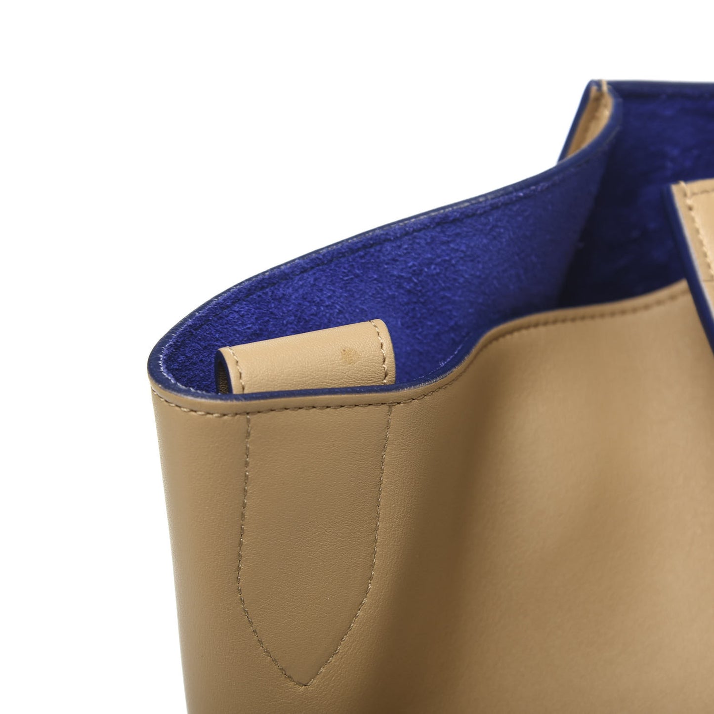 Smooth Calfskin Medium Phantom Luggage Sand