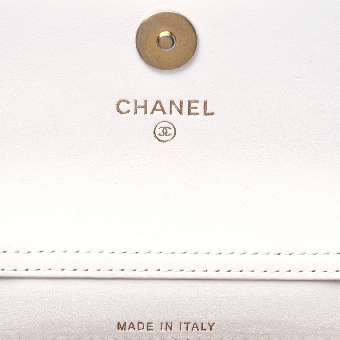Lambskin Quilted Pearl Crush Clutch With Chain White