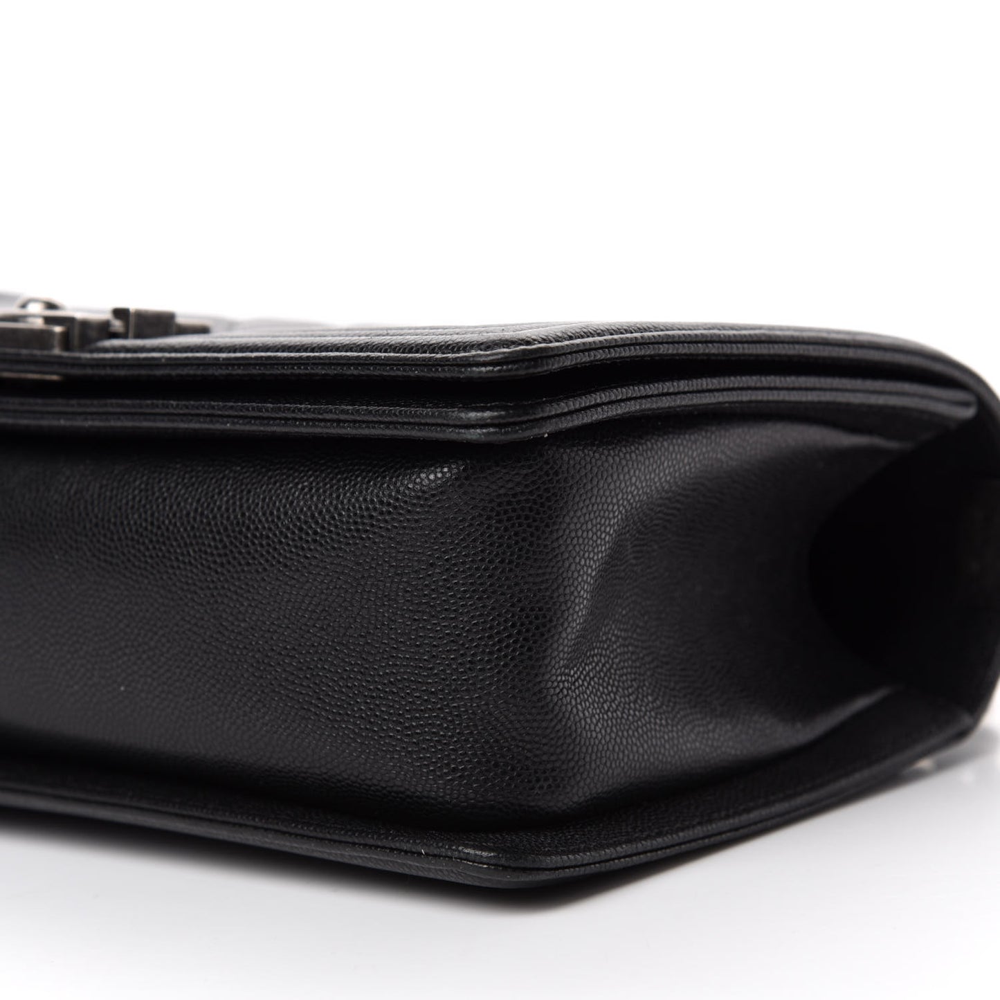 Caviar Quilted Medium Boy Flap Black