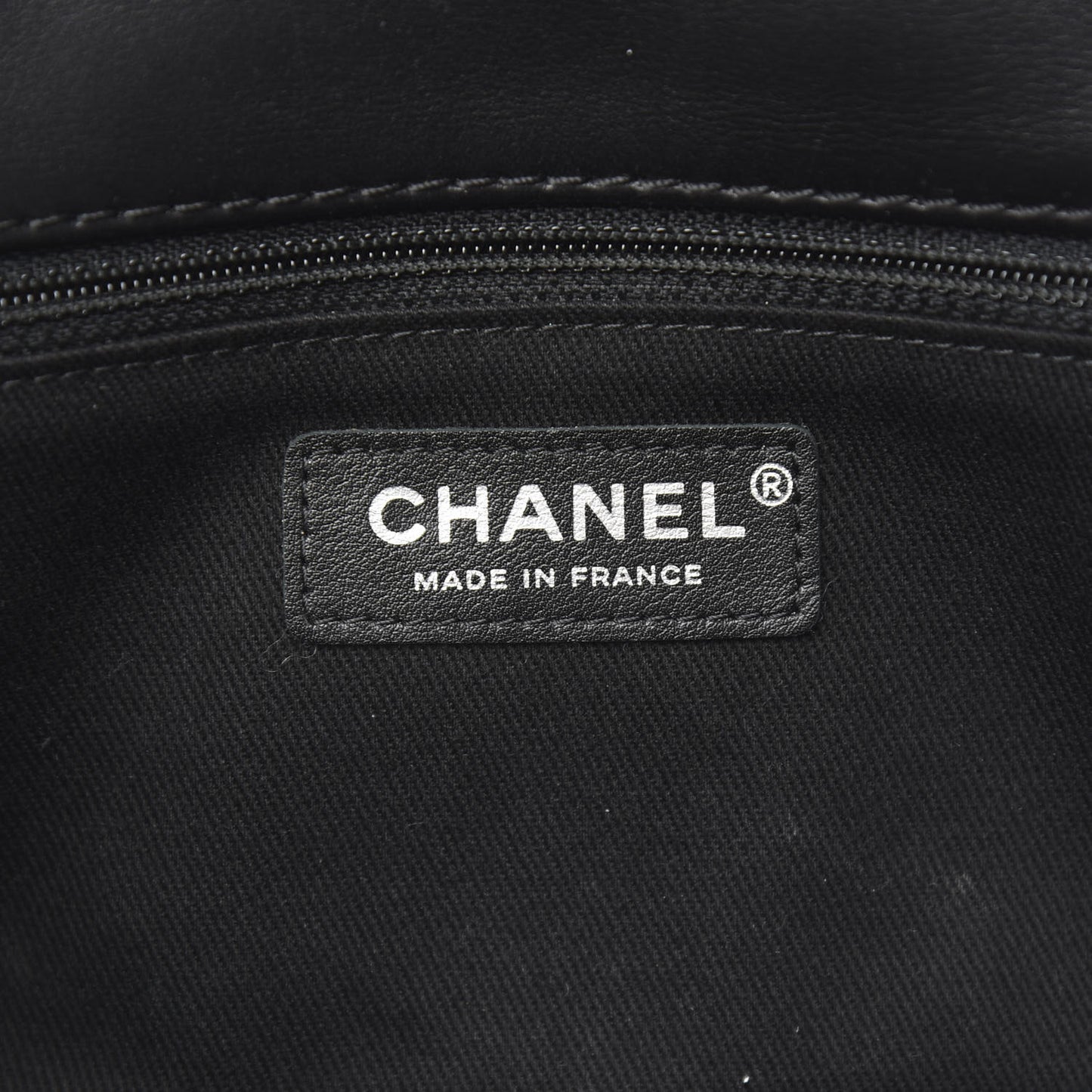 Calfskin Quilted Double Stitch Hamptons Clutch with Chain Black