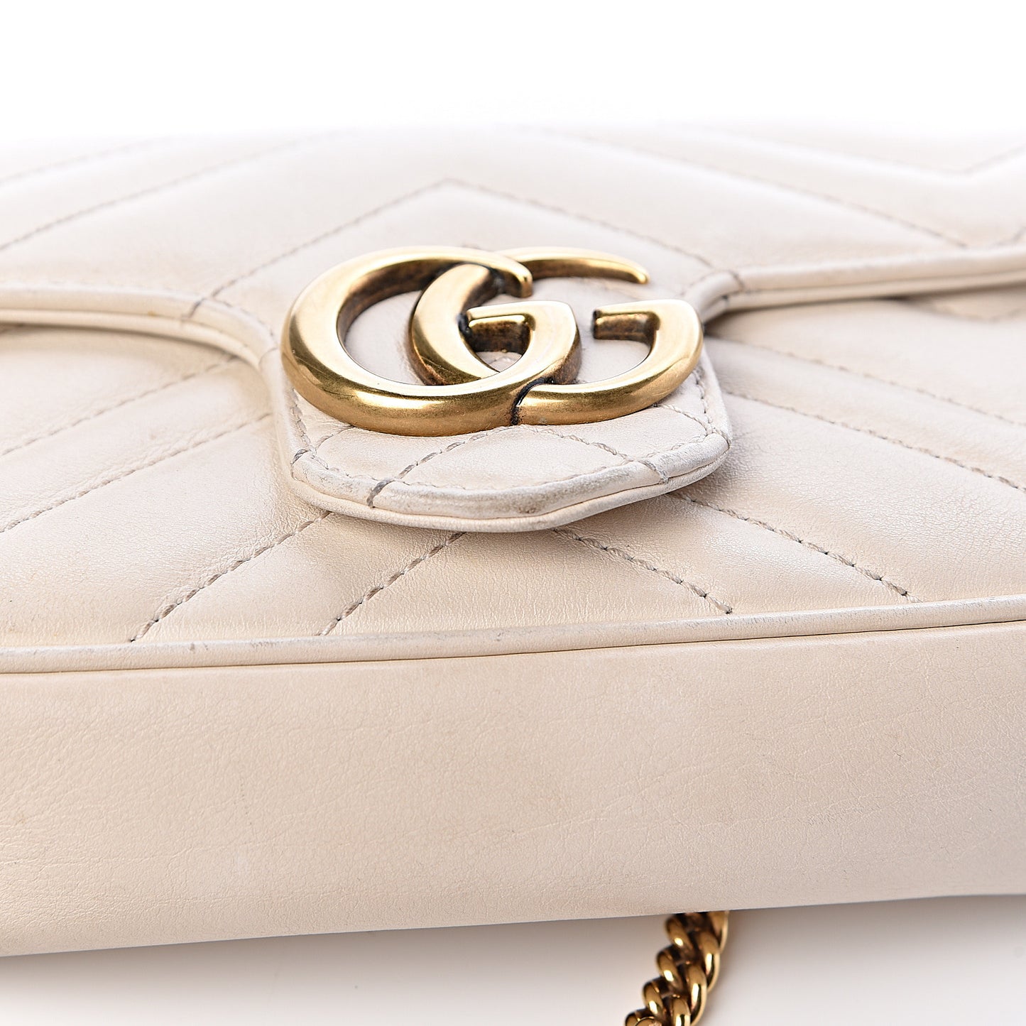 Calfskin Matelasse Super Mini GG Marmont Shoulder Bag White