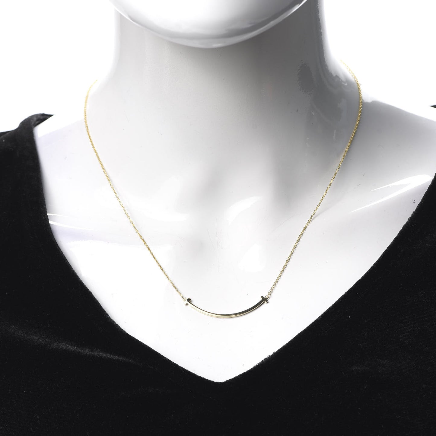 18K Yellow Gold Small T Smile Pendant Necklace