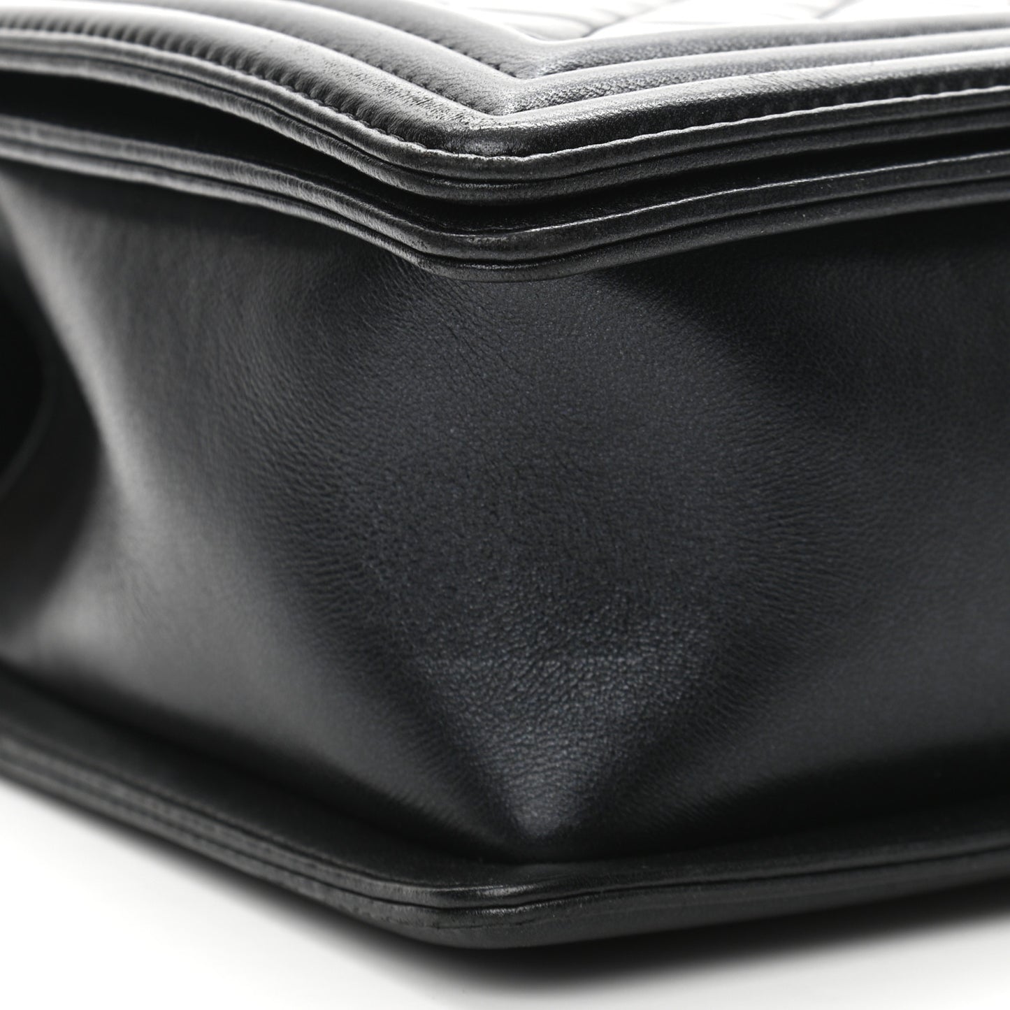 Lambskin Quilted New Medium Boy Flap Black
