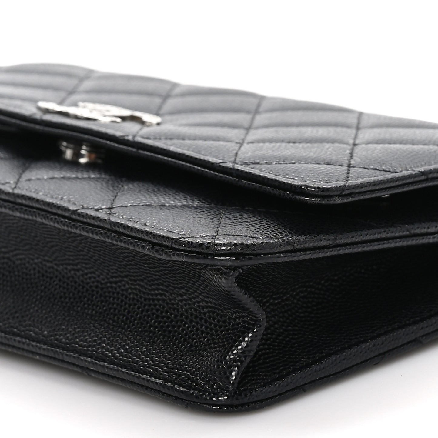 Caviar Quilted CC Logo Wallet on Chain WOC Black