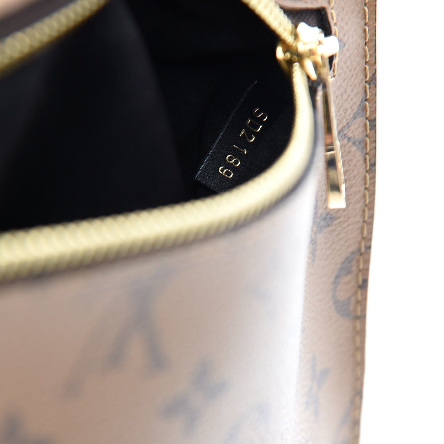 Reverse Monogram Pochette Metis