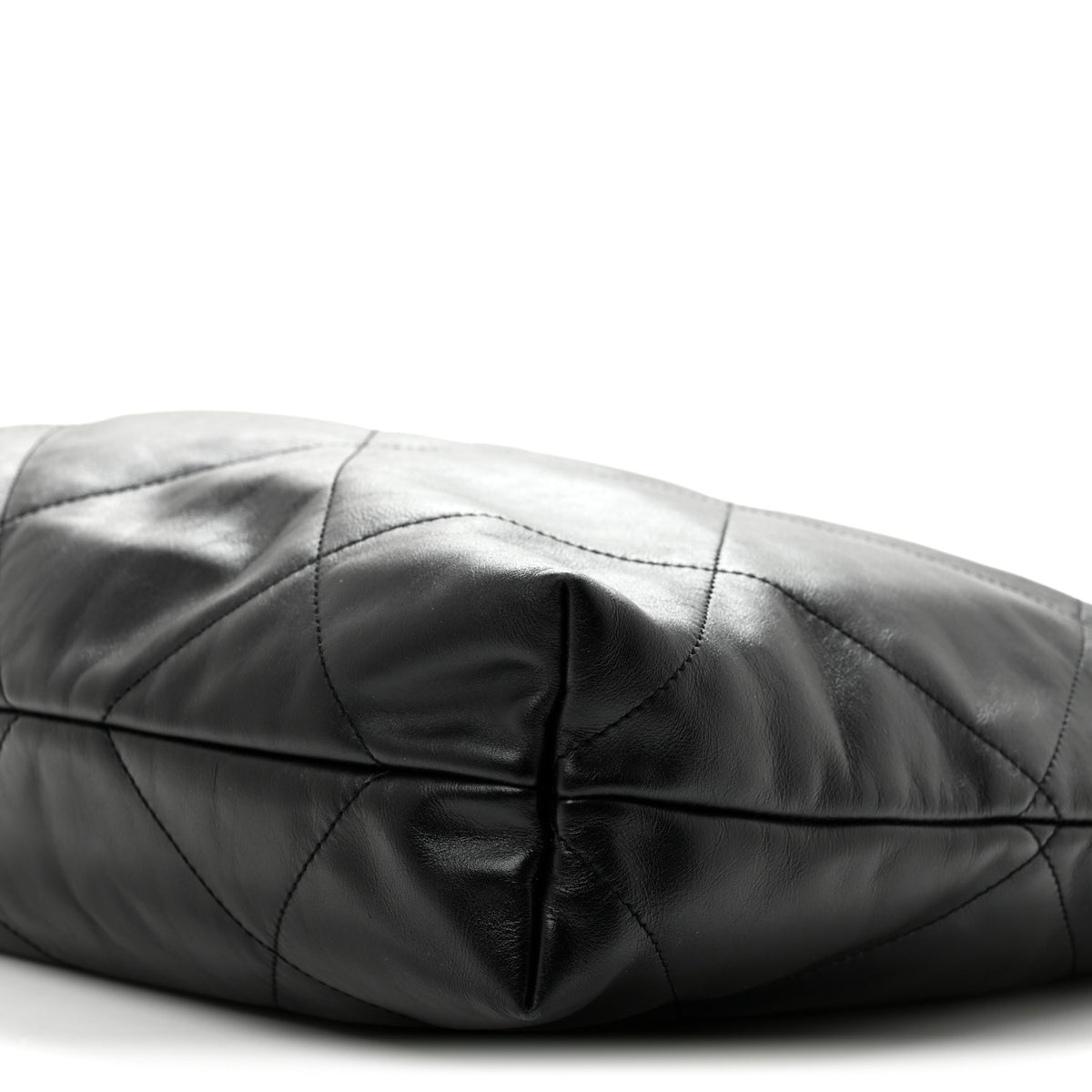 Shiny Calfskin Quilted Chanel 22 Black