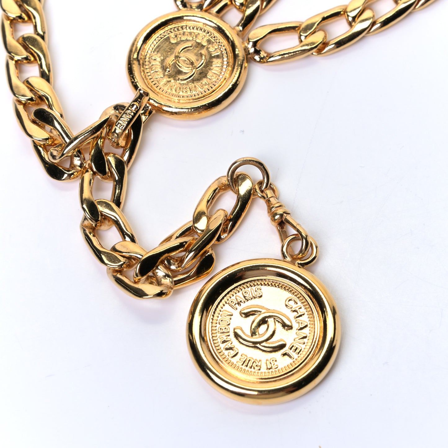 Metal Chain CC Medallion Belt Gold