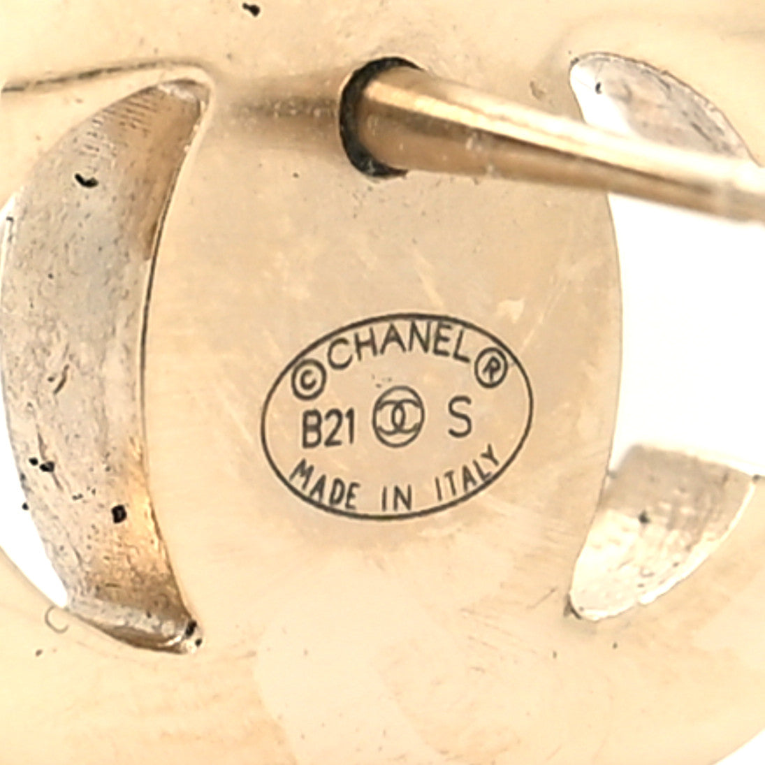 Metal CC Turnlock Earrings Gold