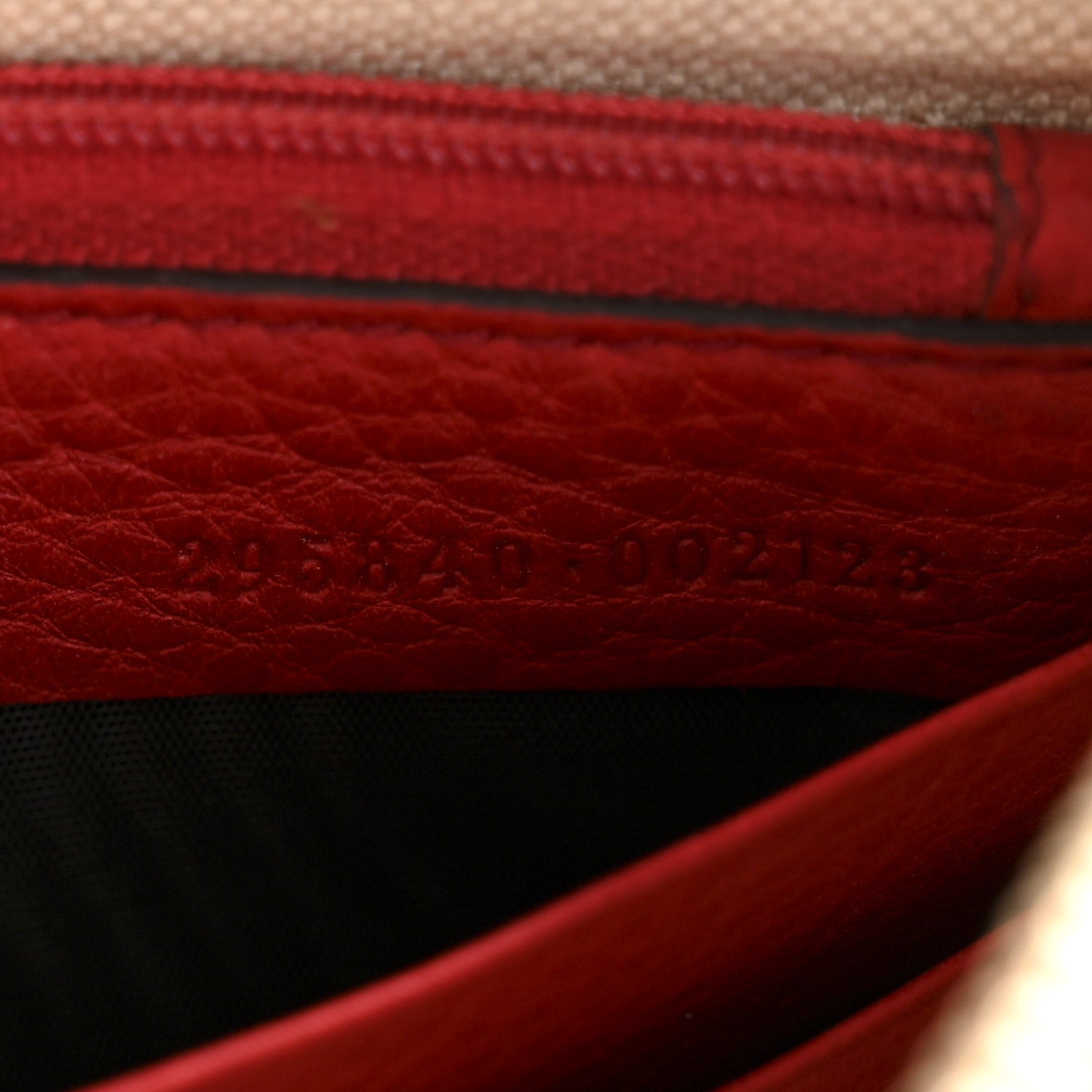 Gucci Pebbled Calfskin Soho Wristlet Vibrant Red 7 of 10