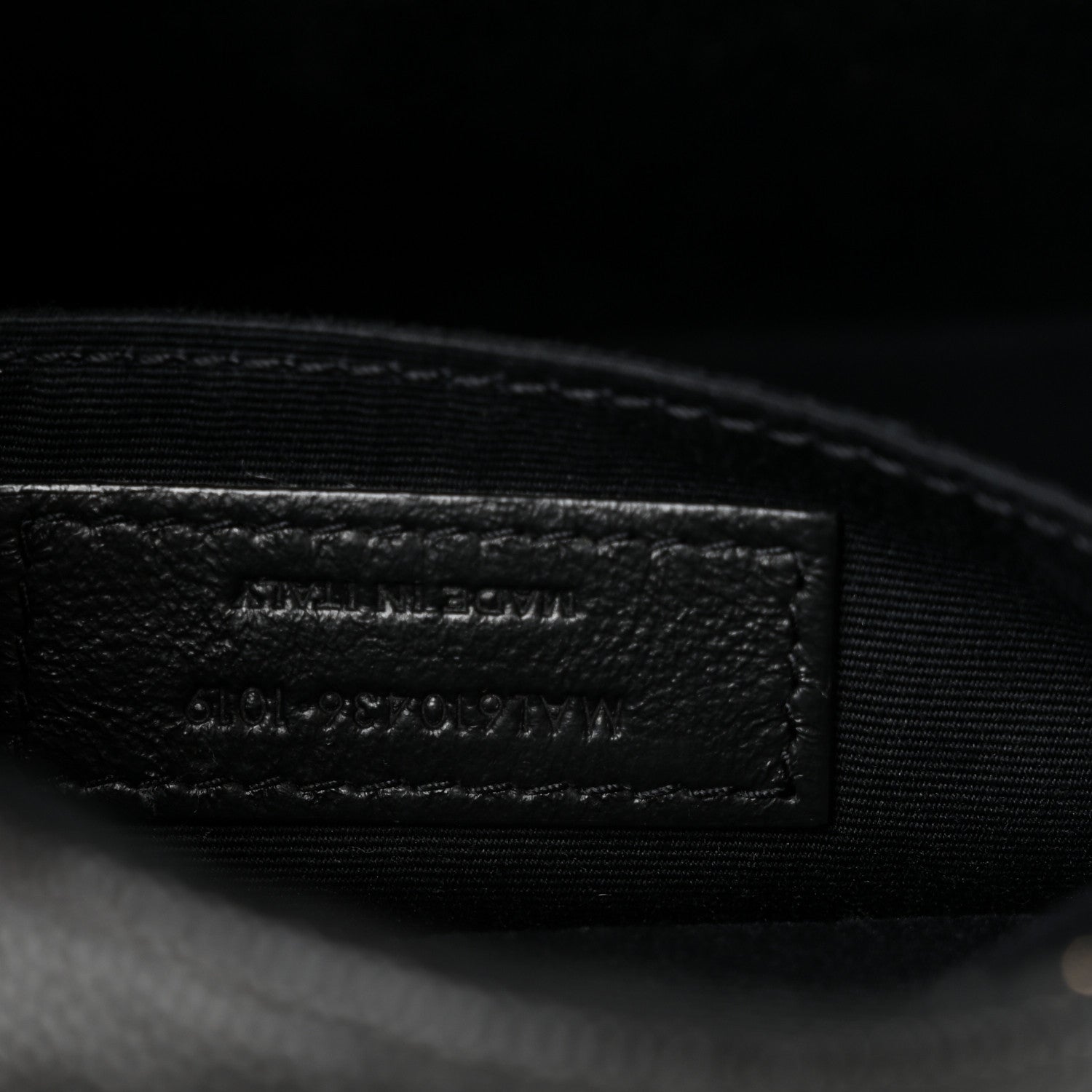 Saint Laurent Grain De Poudre Matelasse Chevron Quilted Round Vinyle Camera Bag Black 7 of 11