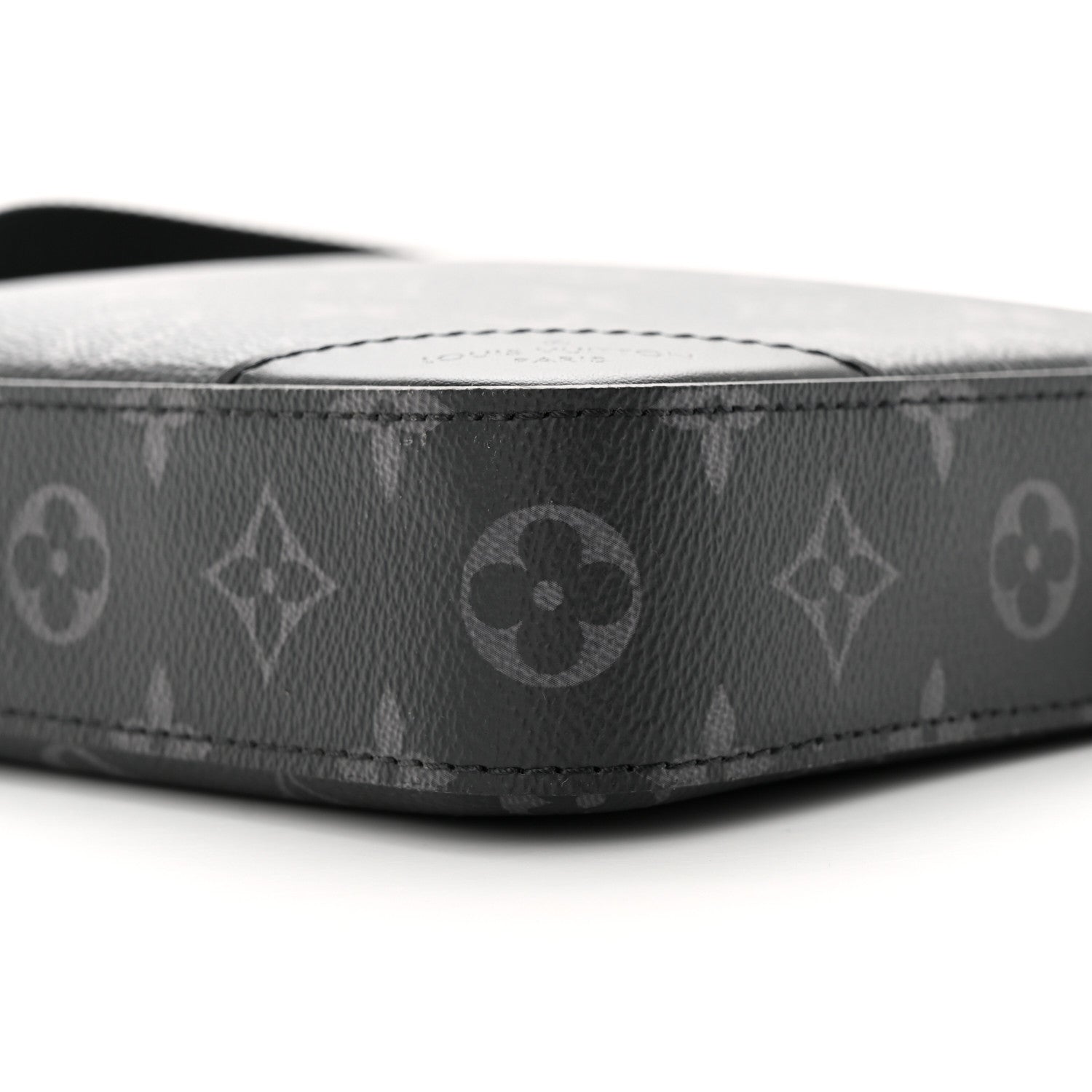 Louis Vuitton Reverse Monogram Eclipse Trio Messenger 13 of 18