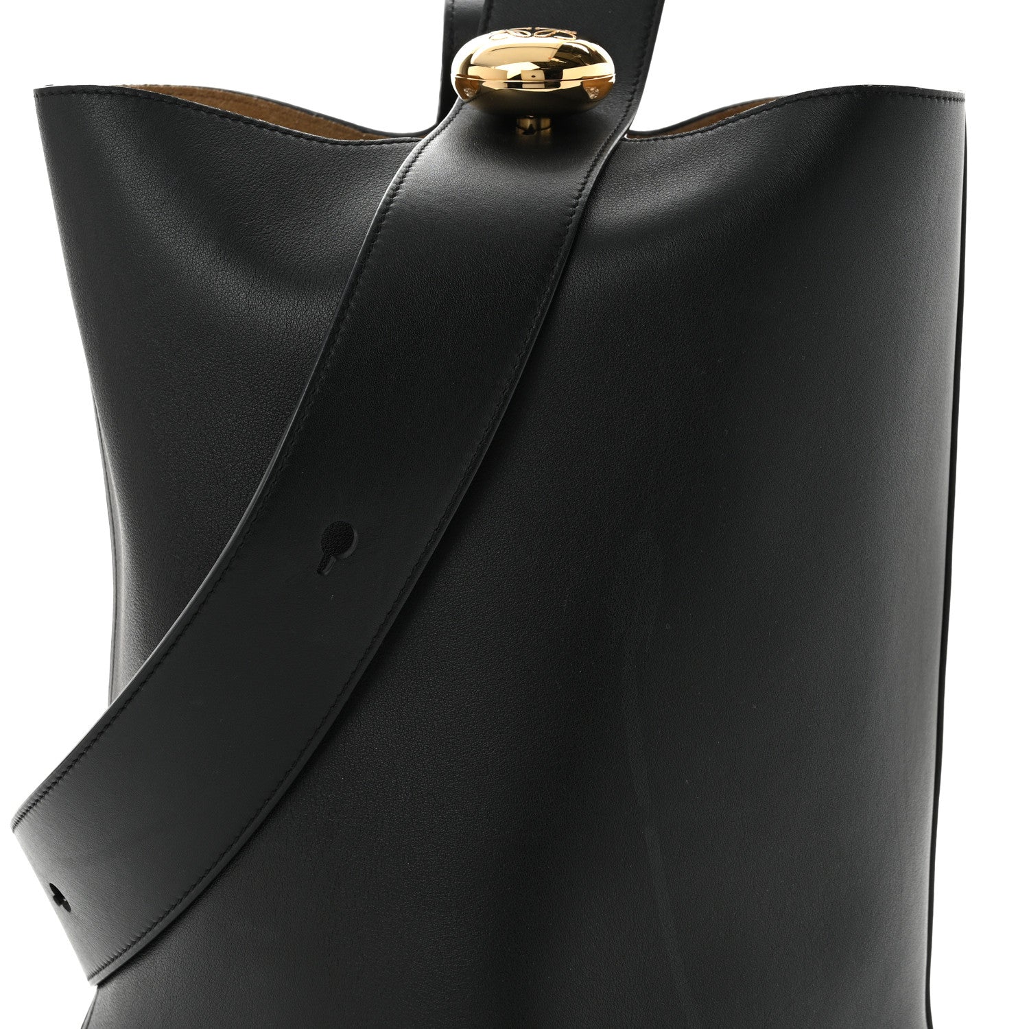 Loewe Smooth Calfskin Medium Pebble Bucket Bag Black 7 of 10