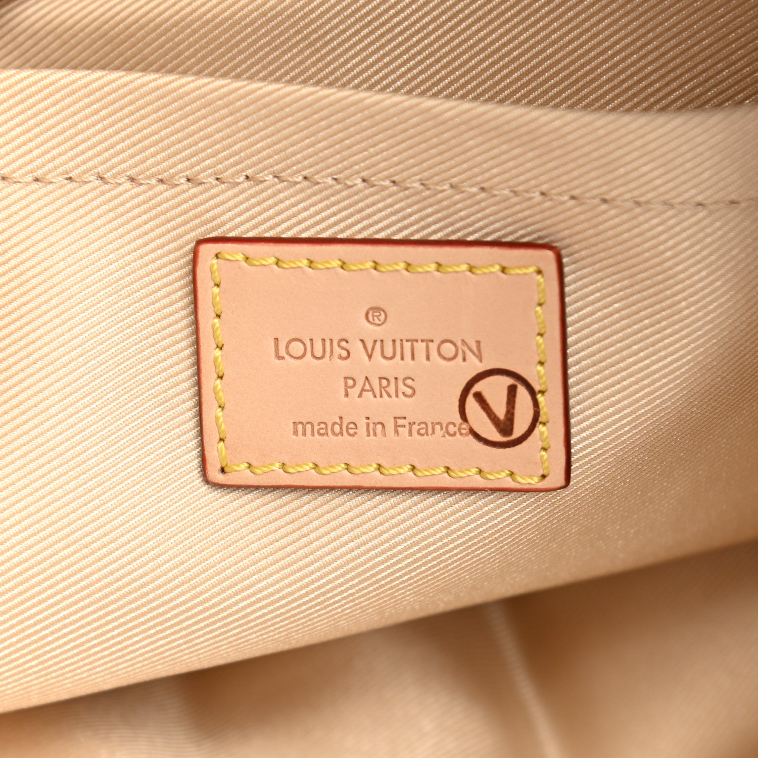 Louis Vuitton Lambskin Cloud Clutch GM Black 6 of 11
