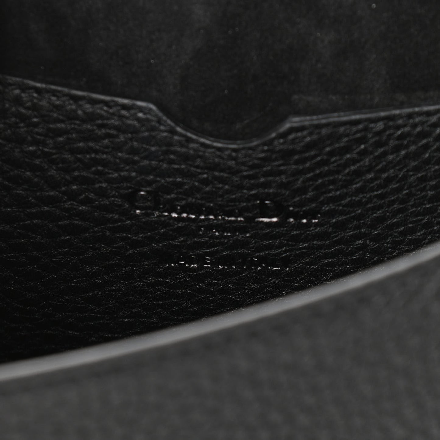 Grained Calfskin Medium Bobby Flap Black