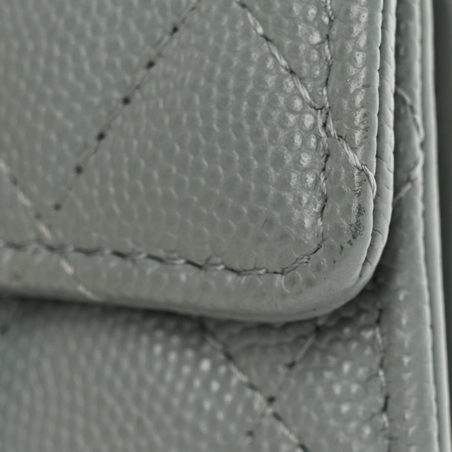 Caviar Quilted Classic 4 Key Holder Wallet Grey