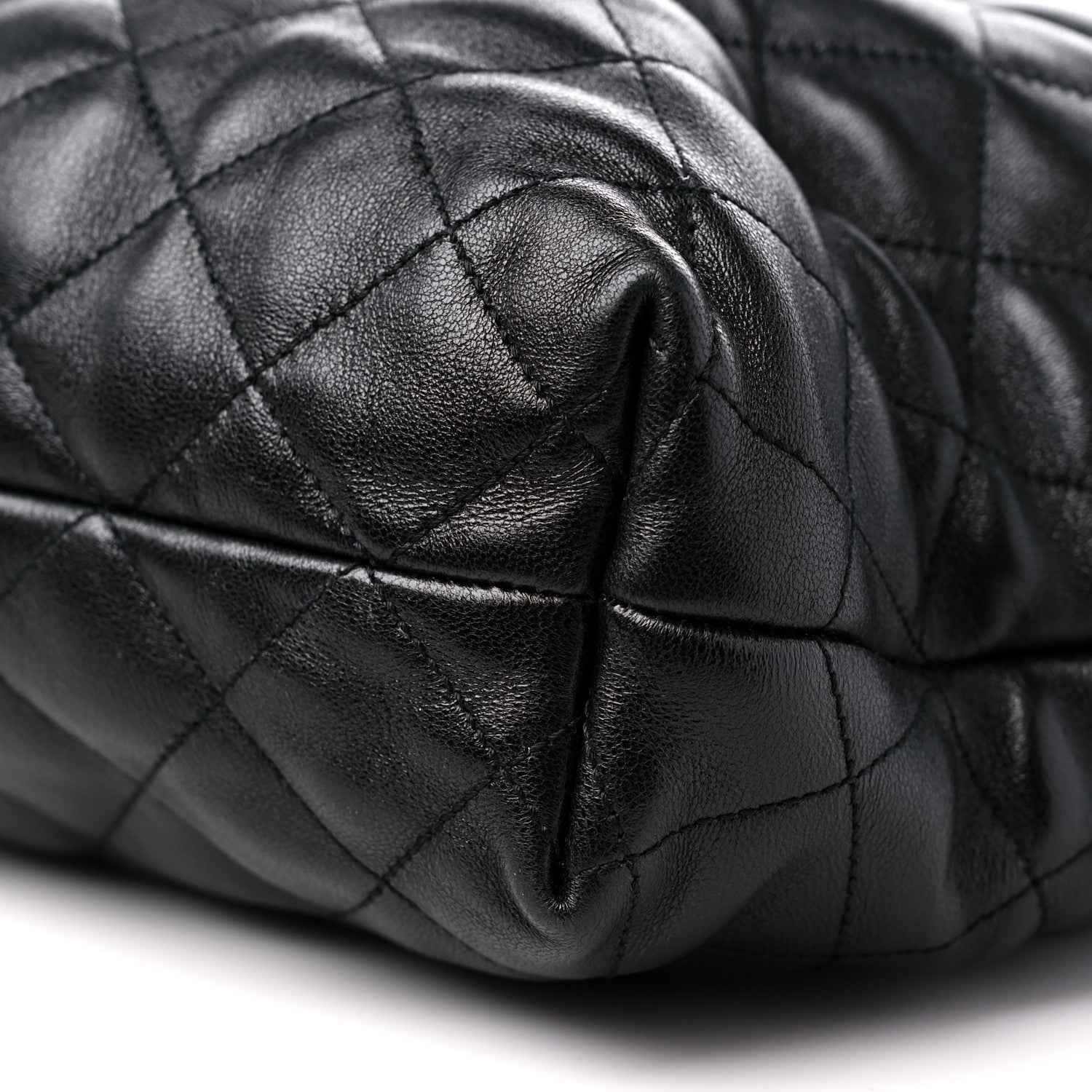 Saint Laurent Lambskin Quilted Maxi Icare Shopping Tote Black 10 of 10