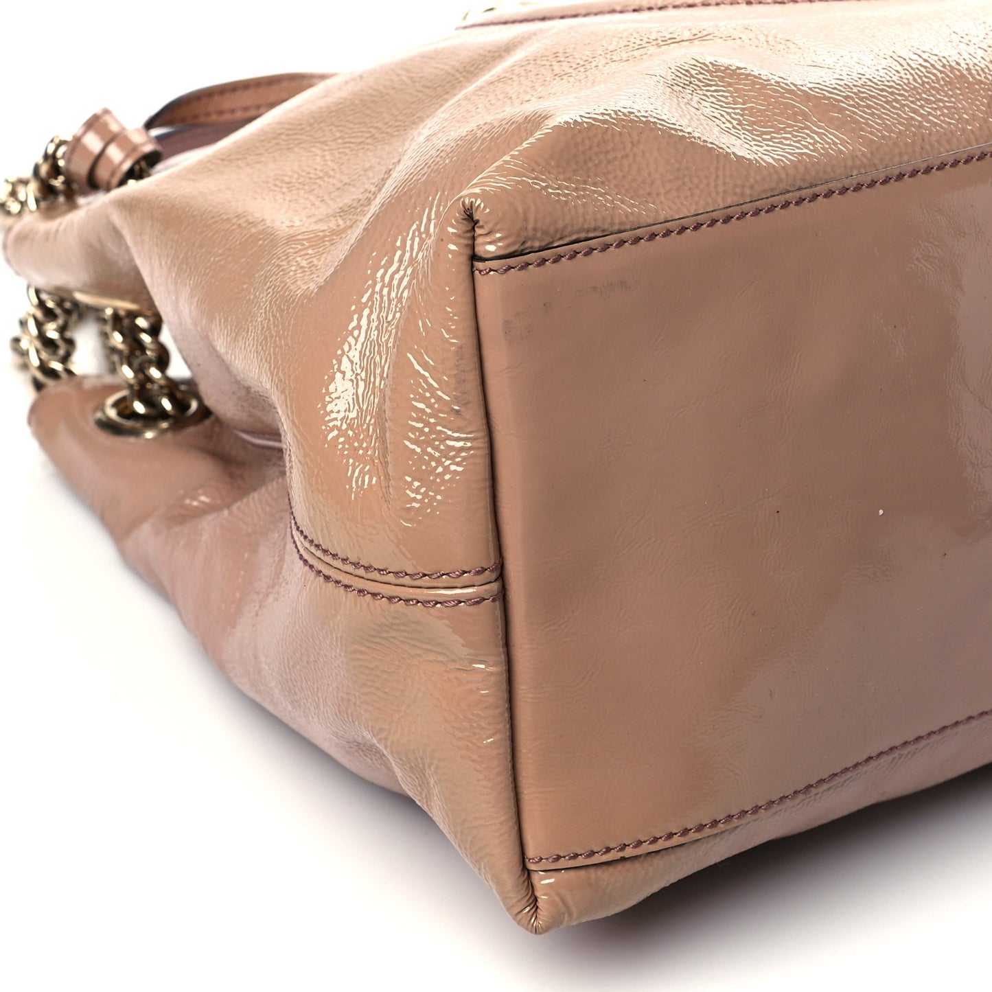 Patent Medium Soho Chain Shoulder Bag Dark Cipria