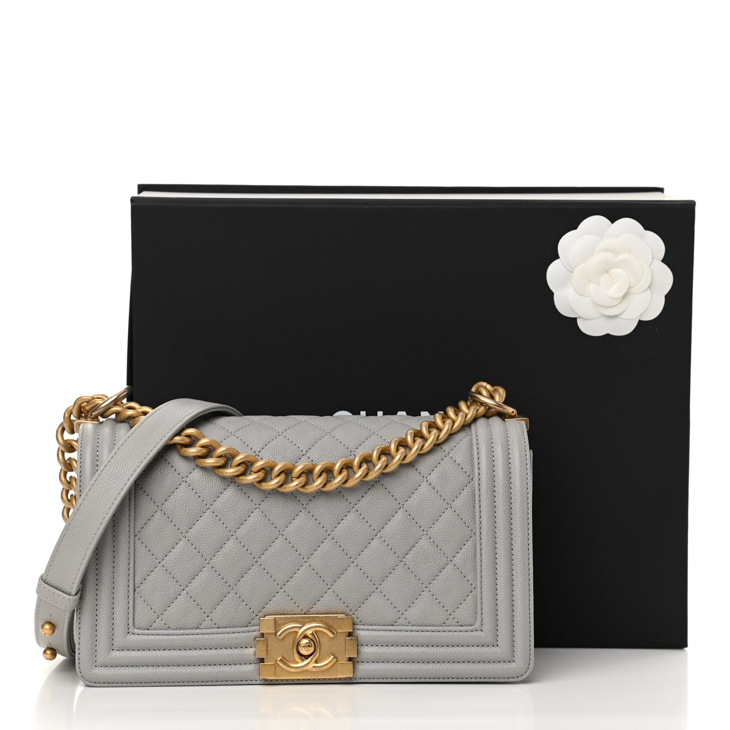 Caviar Quilted Medium Boy Flap Light Grey