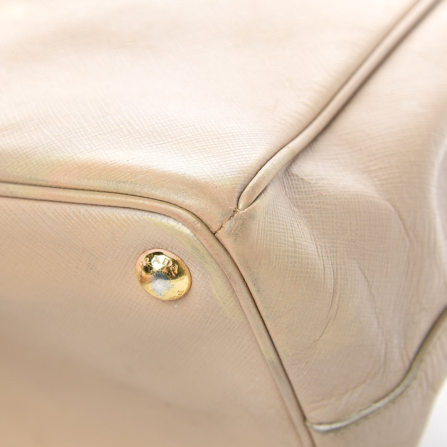 Saffiano Medium Galleria Double Zip Tote Cammeo