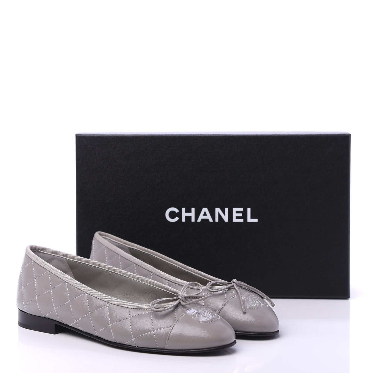 Crumpled Lambskin Quilted CC Ballerina Flats 37 Grey