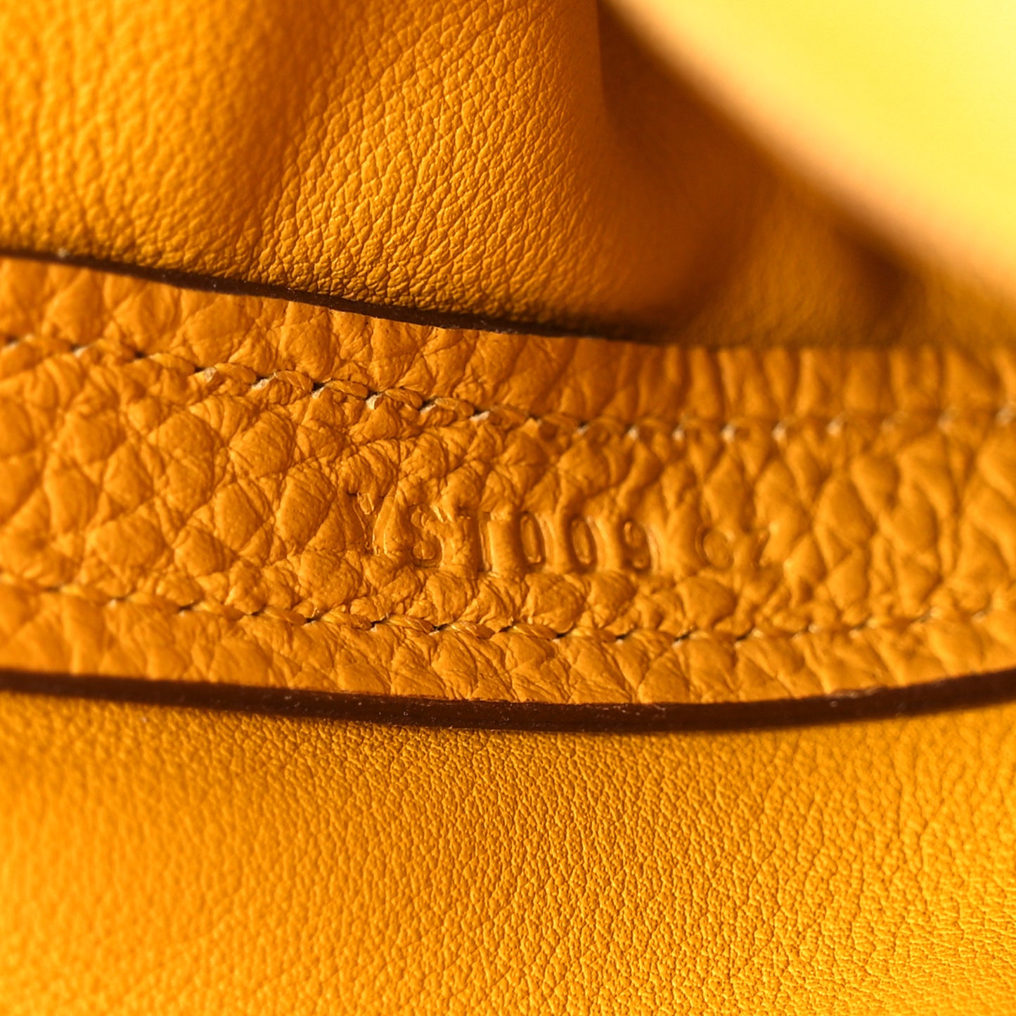 Togo Matte Alligator Swift Touch 24/24 29 Jaune Ambre