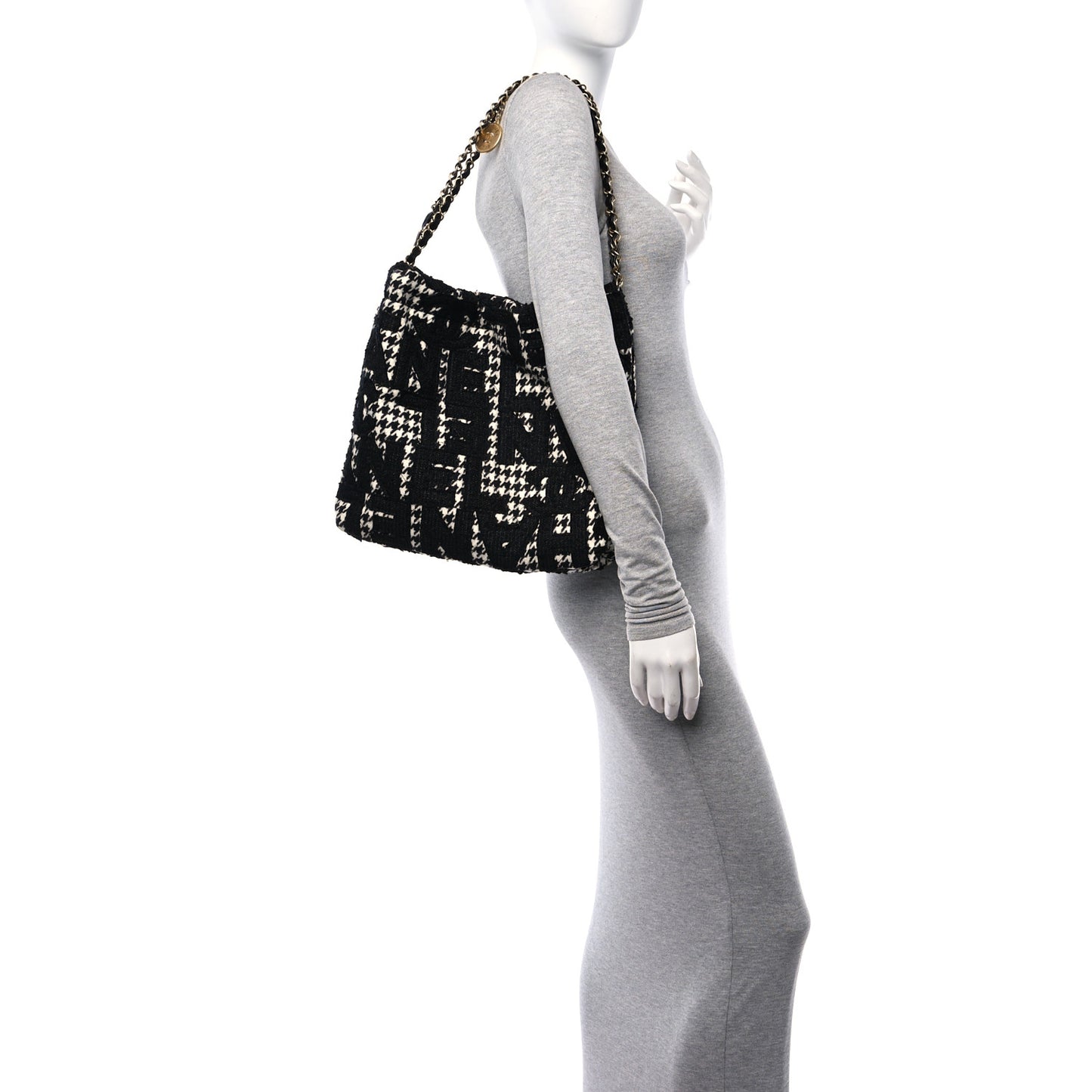 Tweed Houndstooth Quilted Chanel 22 Black Ecru