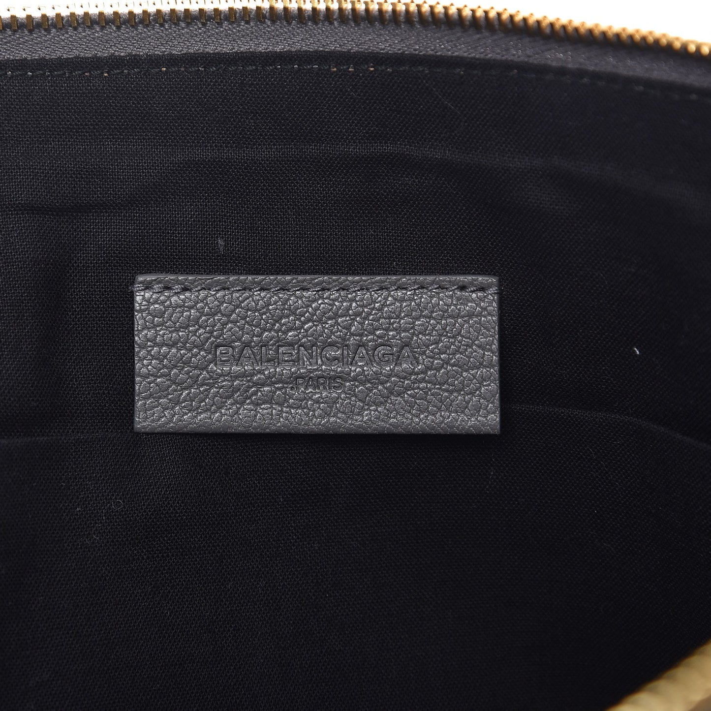 Chevre Gold Metallic Edge Hardware Pouch Gris Acier