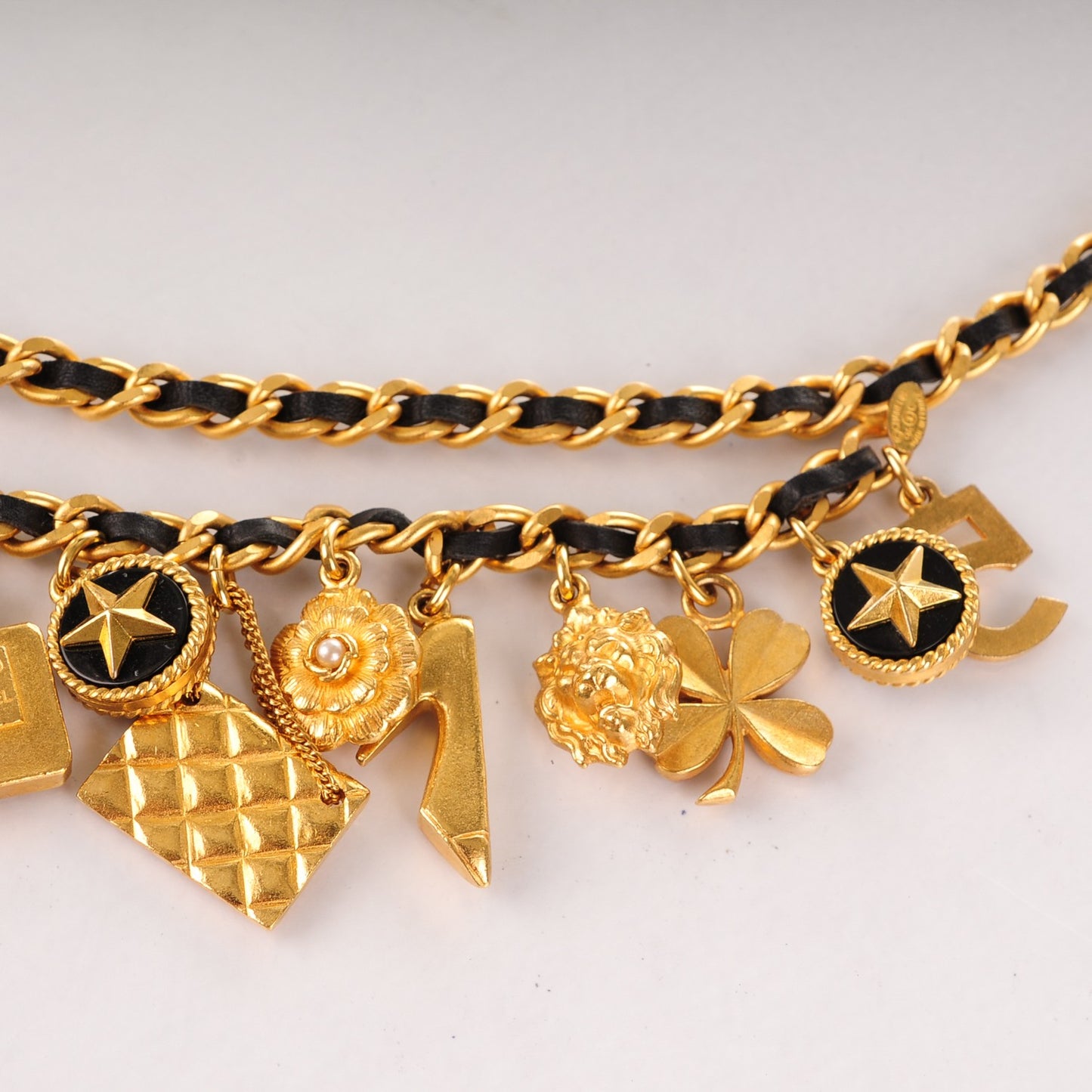Lambskin Chain Iconic Charm Belt Black Gold
