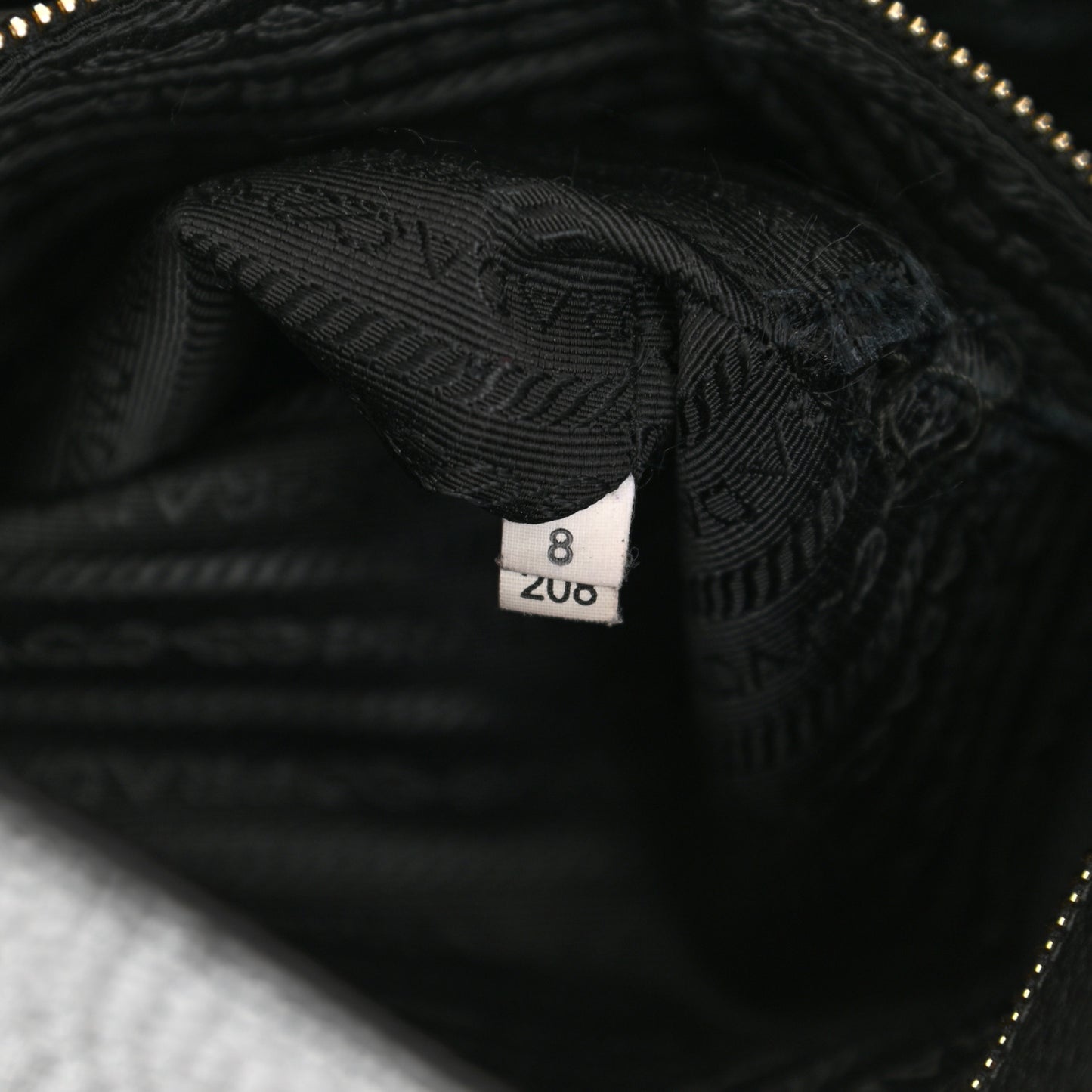 Vitello Daino Hobo Black