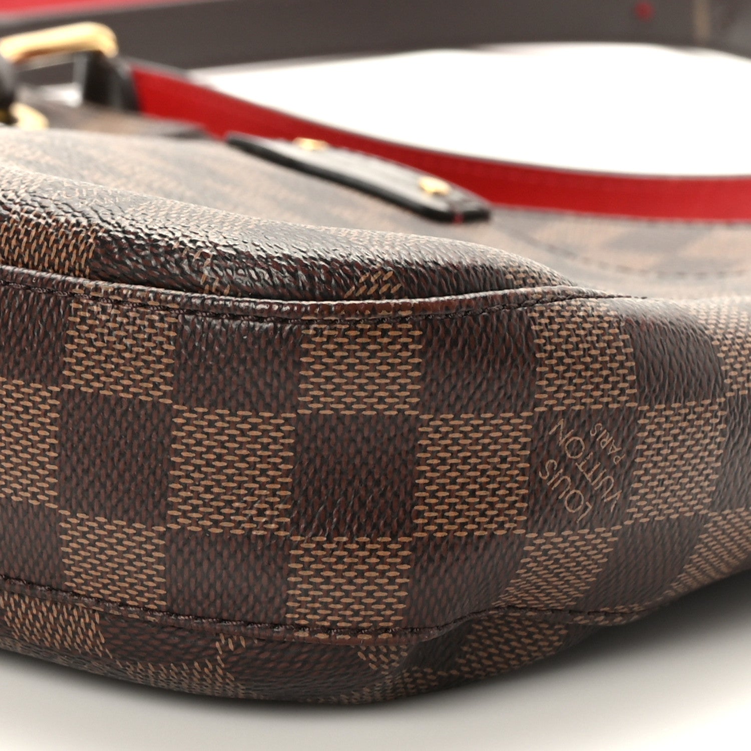 Louis Vuitton Damier Ebene South Bank Besace 8 of 8