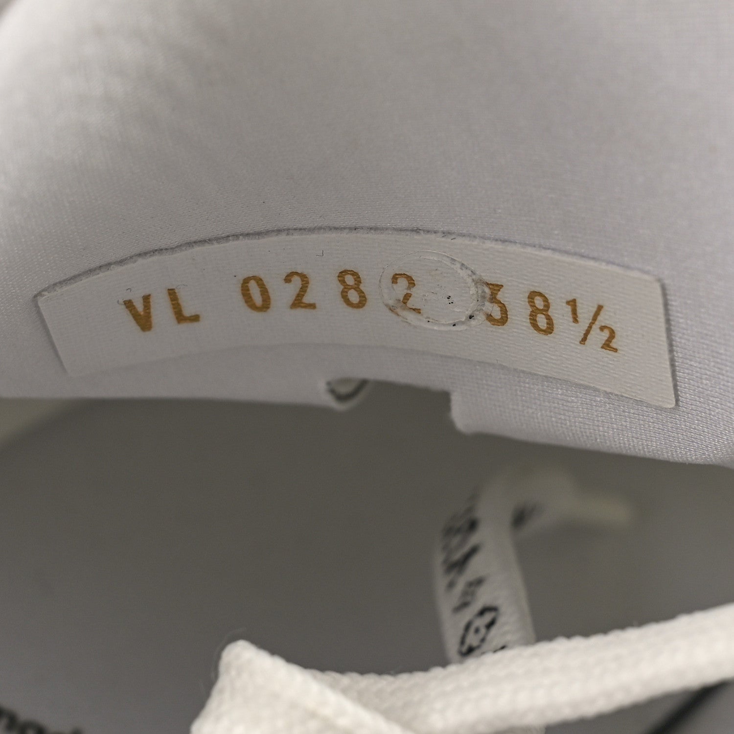 Louis Vuitton Monogram Calfskin Run 55 Sneakers 38.5 White 10 of 10