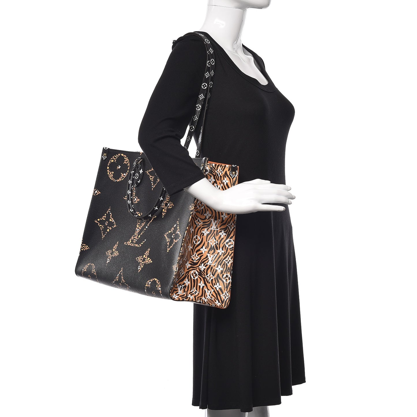 Monogram Giant Jungle Onthego GM Black