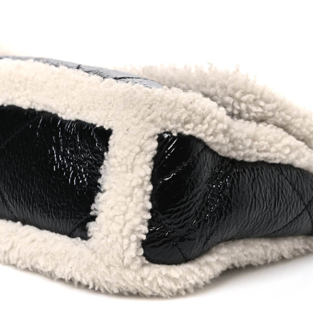 Crumpled Calfskin Shearling Sheepskin Quilted Medium Chanel 19 Flap Black