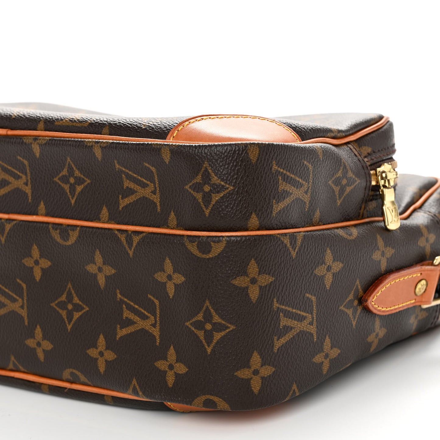 LOUIS VUITTON Monogram Nil 28