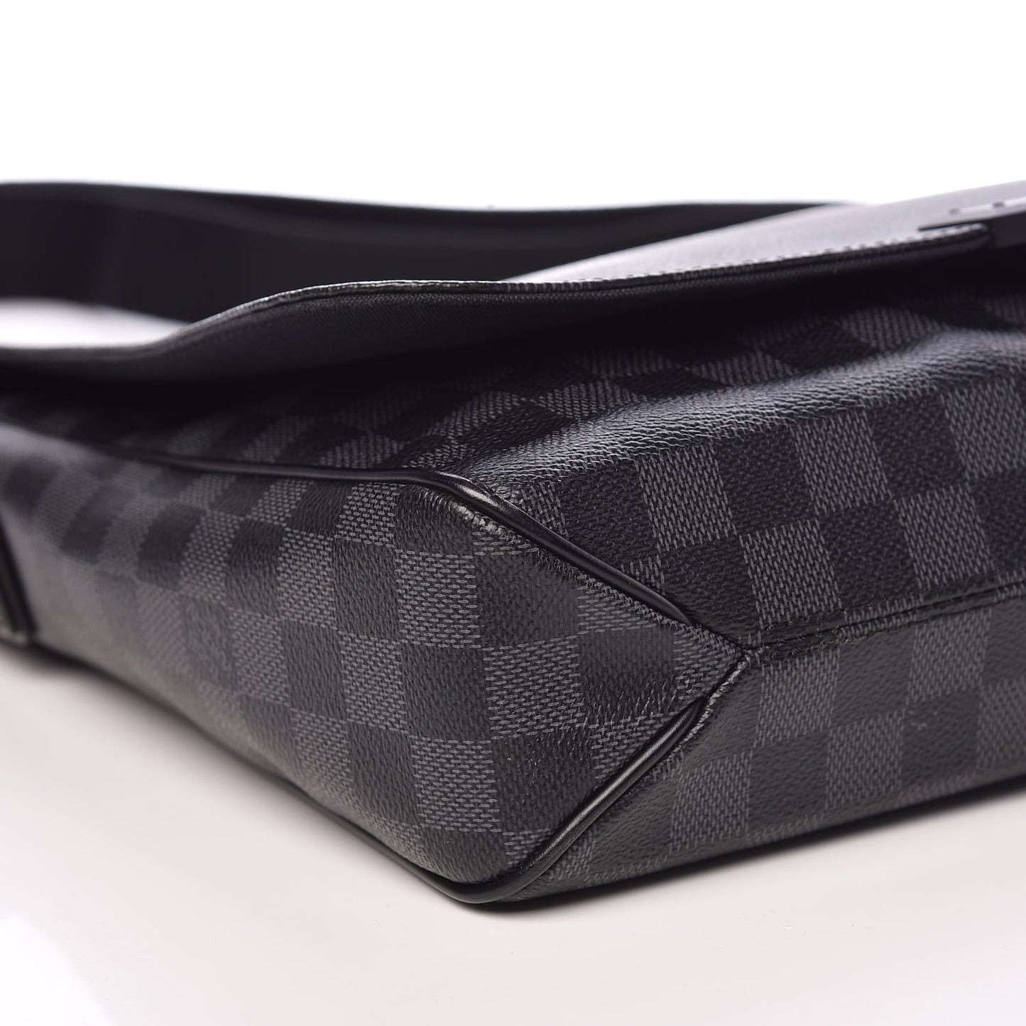 Damier Graphite District MM