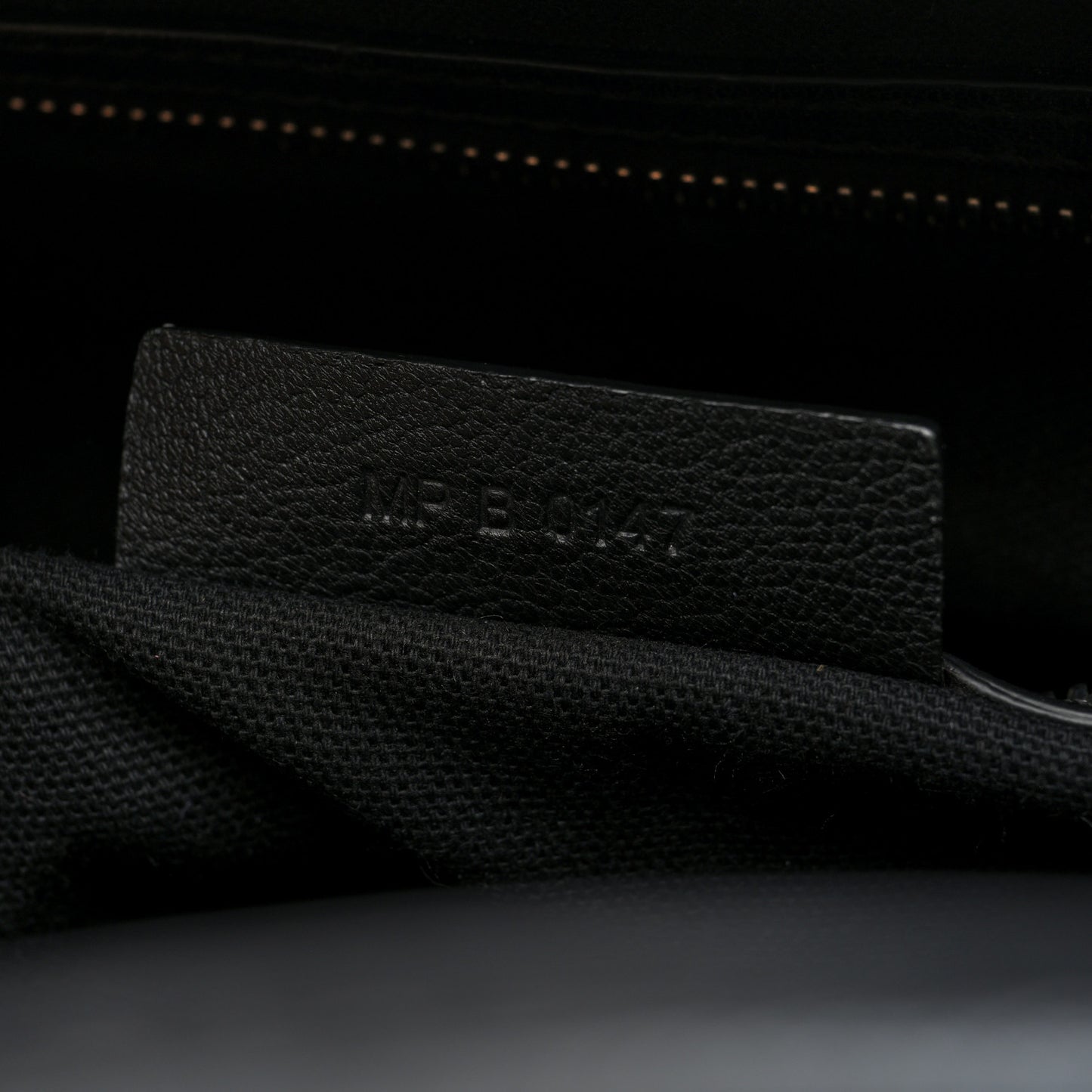 Sugar Goatskin Medium Antigona Black