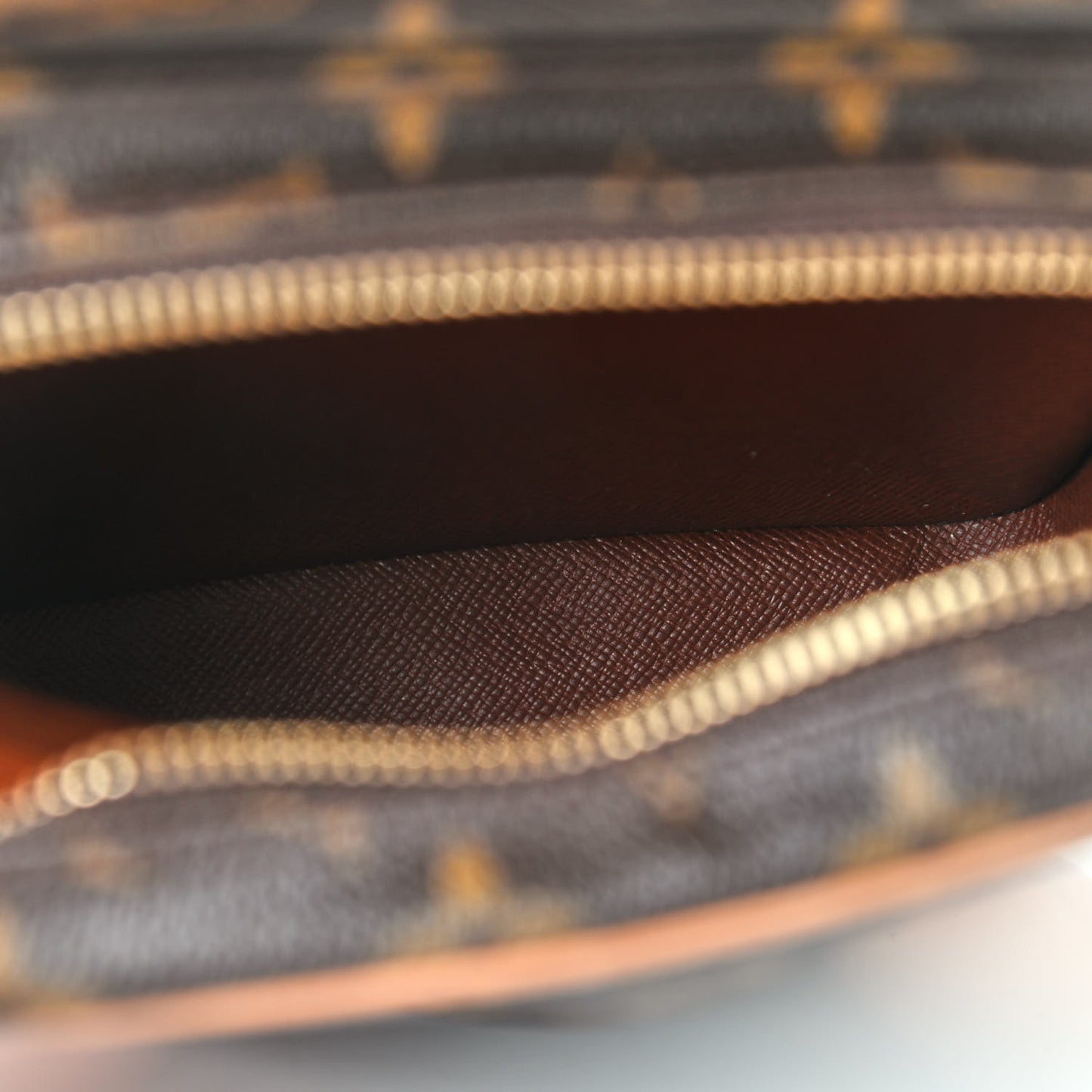 Monogram Amazone