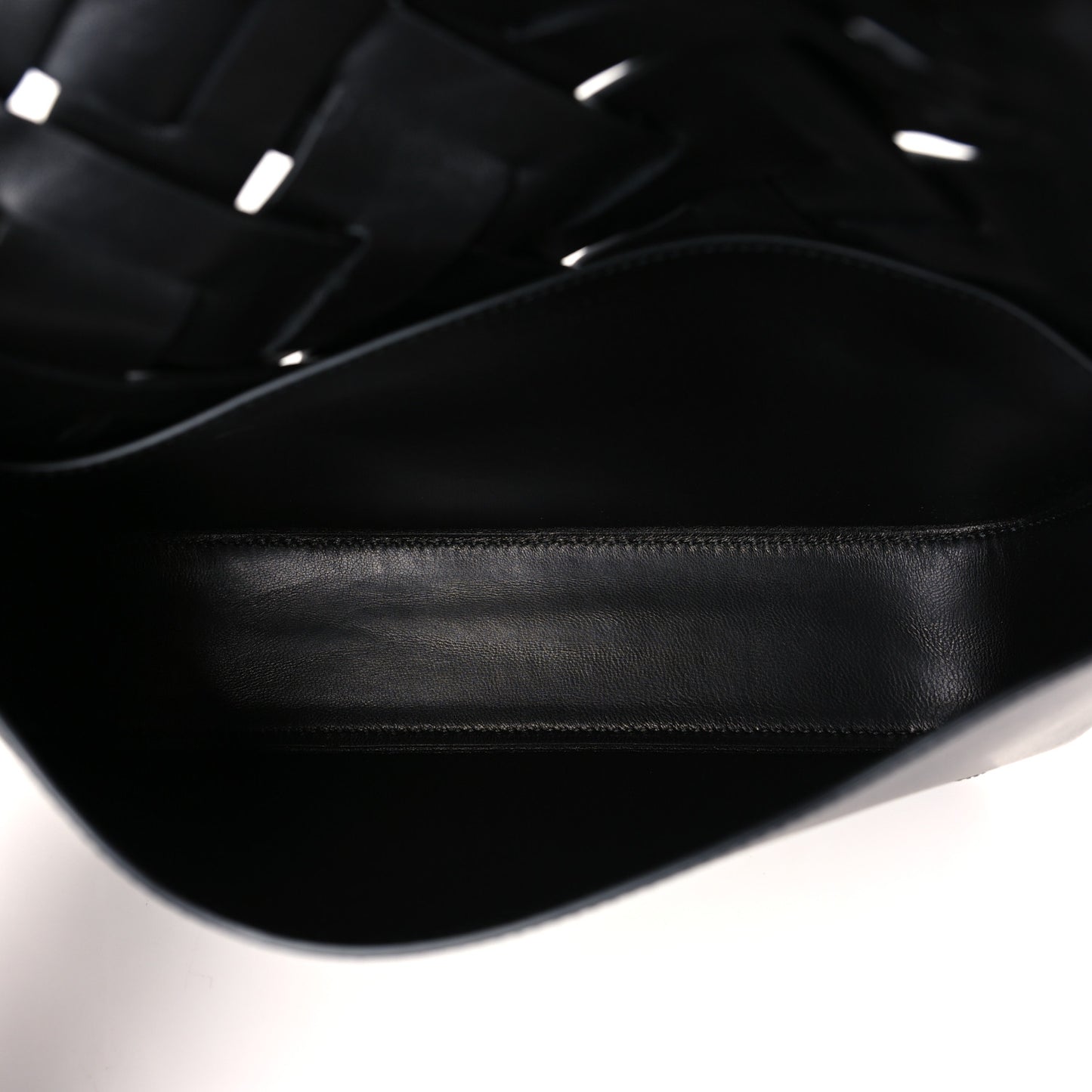 Vitello Intreccio Tress Shoulder Bag Black
