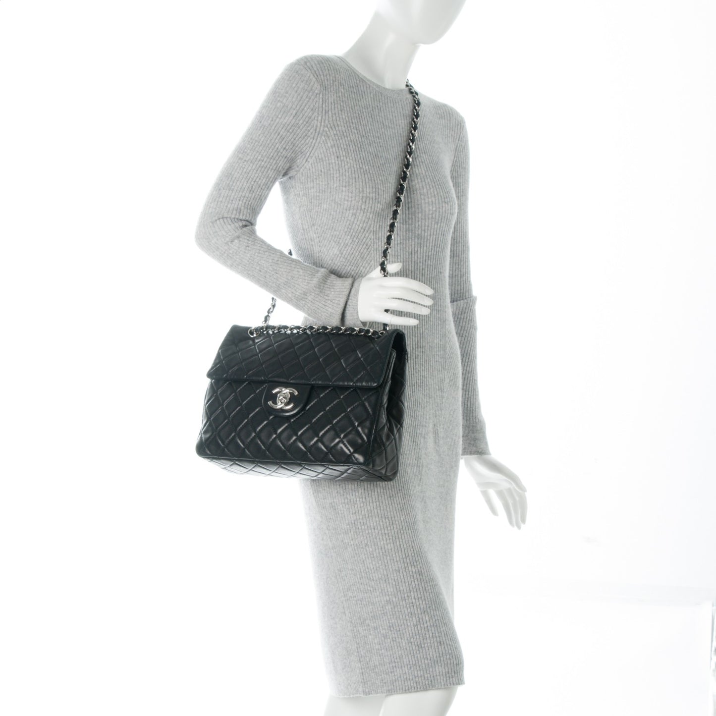 Lambskin Quilted Maxi Single Flap Black