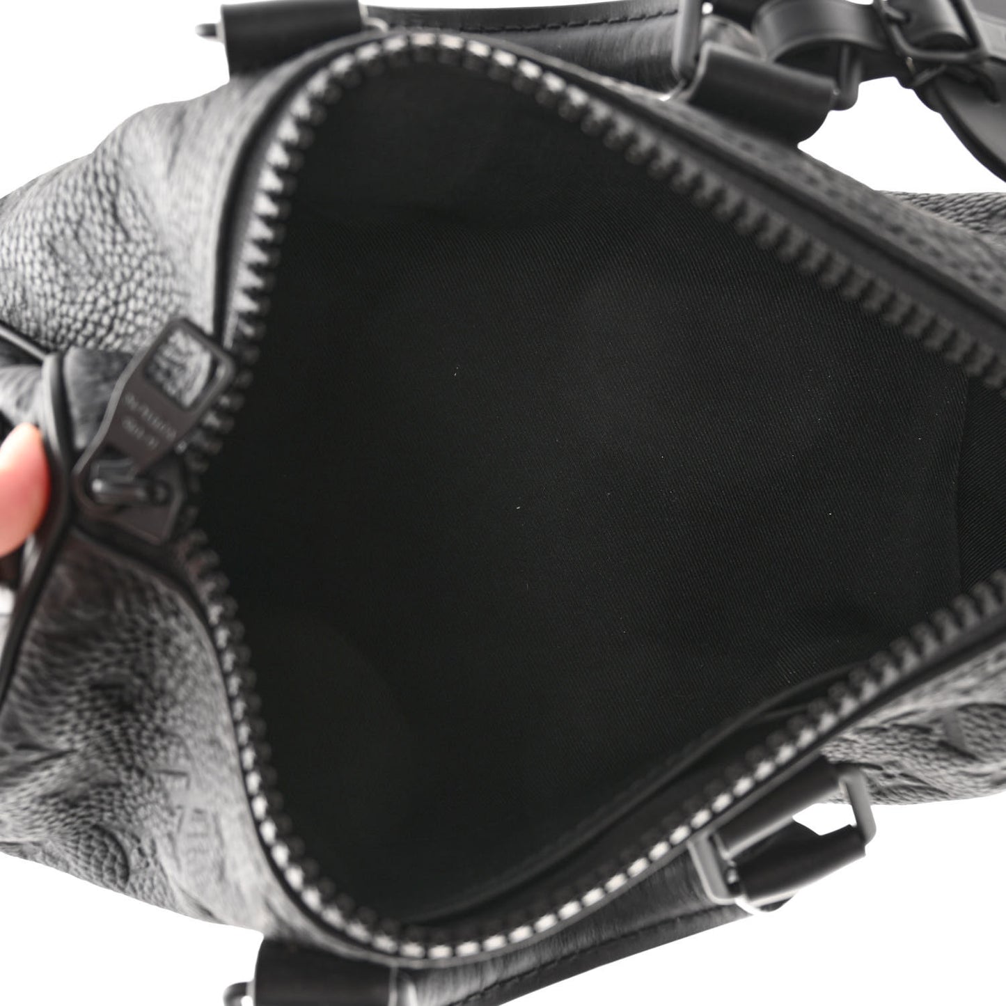 Monogram Taurillon Keepall Bandouliere 25 Black