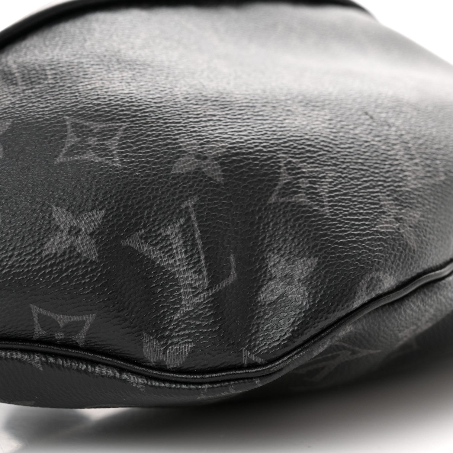 Louis Vuitton Monogram Eclipse Discovery Bumbag 9 of 12